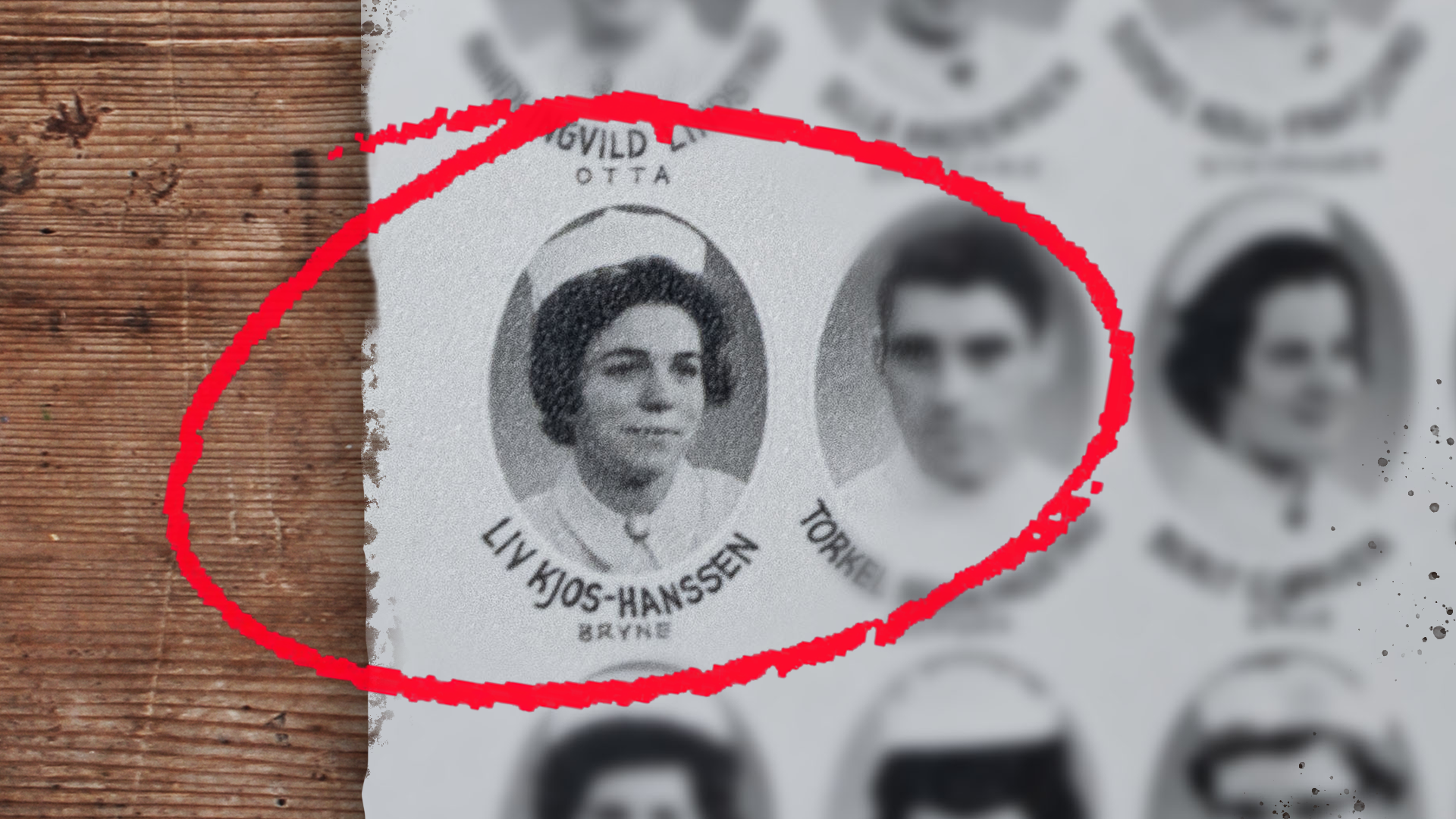 Foto: Av et gammelt svart-hvitt klassebilde fra en sykepleierskole.