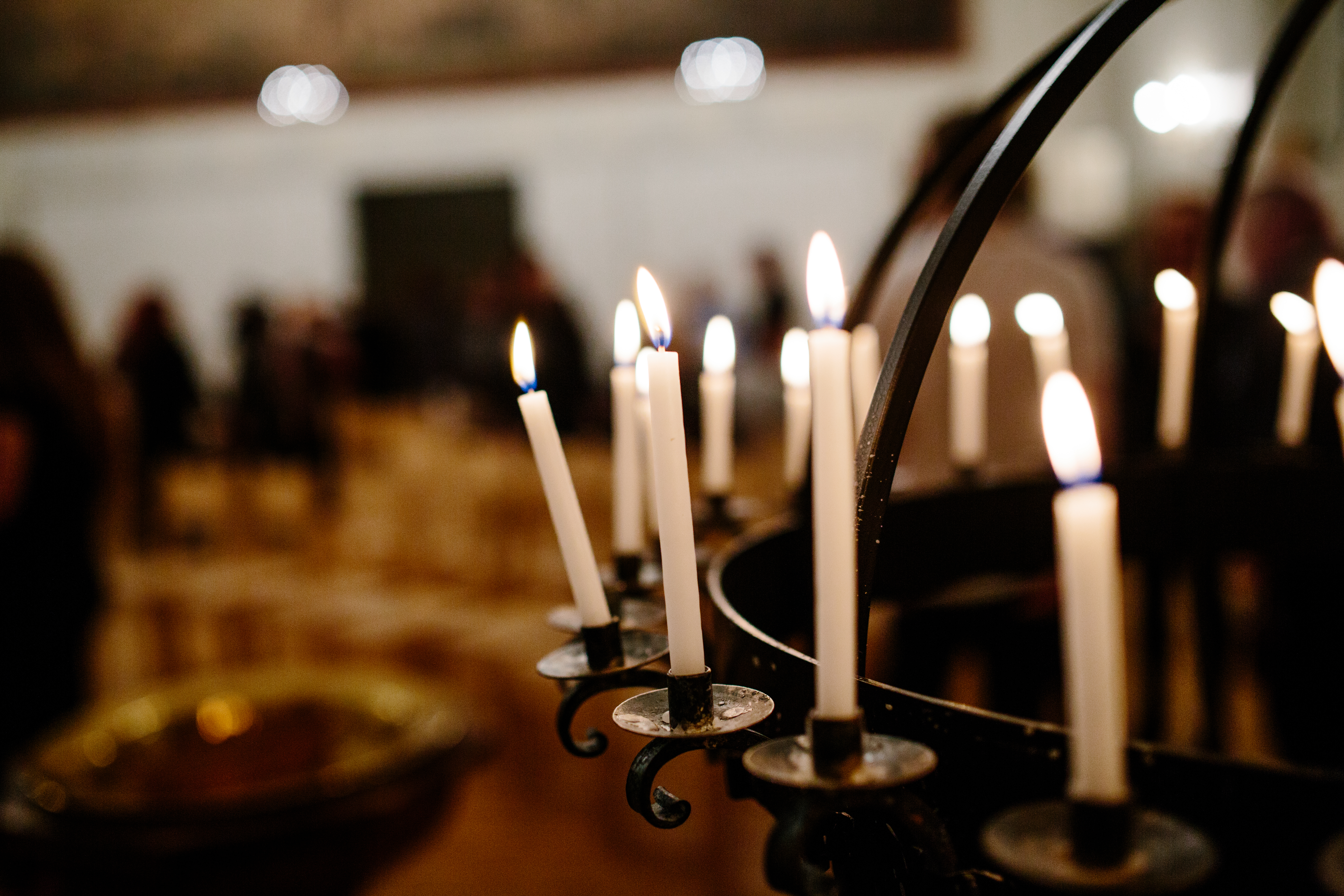 Tente lys står i en lysglobe