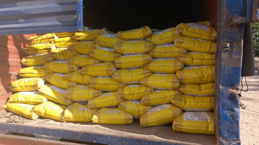 IES 070 Food for Fees programme delivery of food items 1