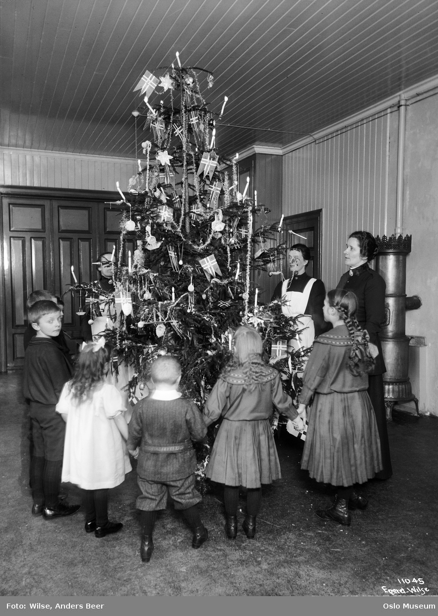 Juletre på Frelsesarmeens barnehjem 1911