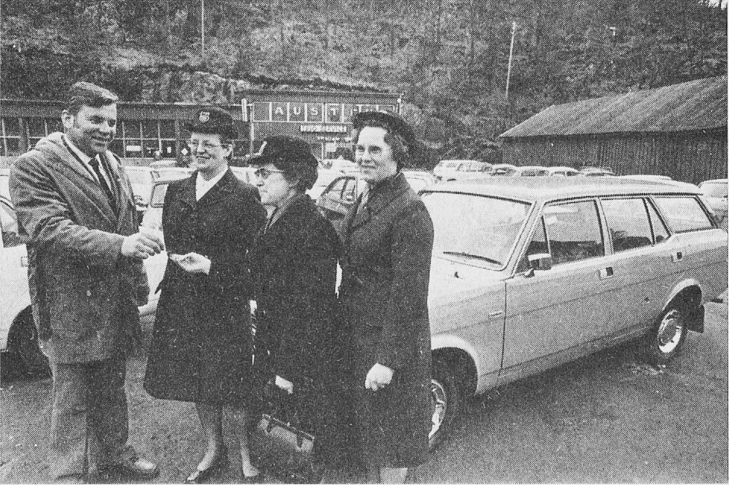 1974 nr 22 Rigmor Ihle ny bil i Arendal 2 BEH