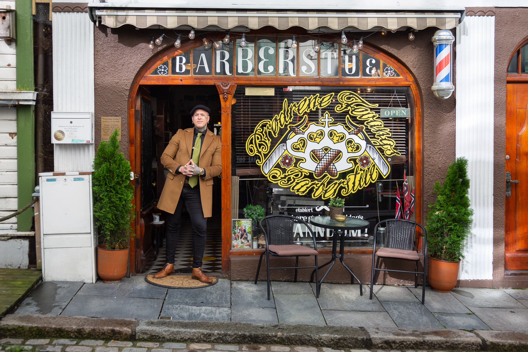 37 A3945 Fevangs Barberstue