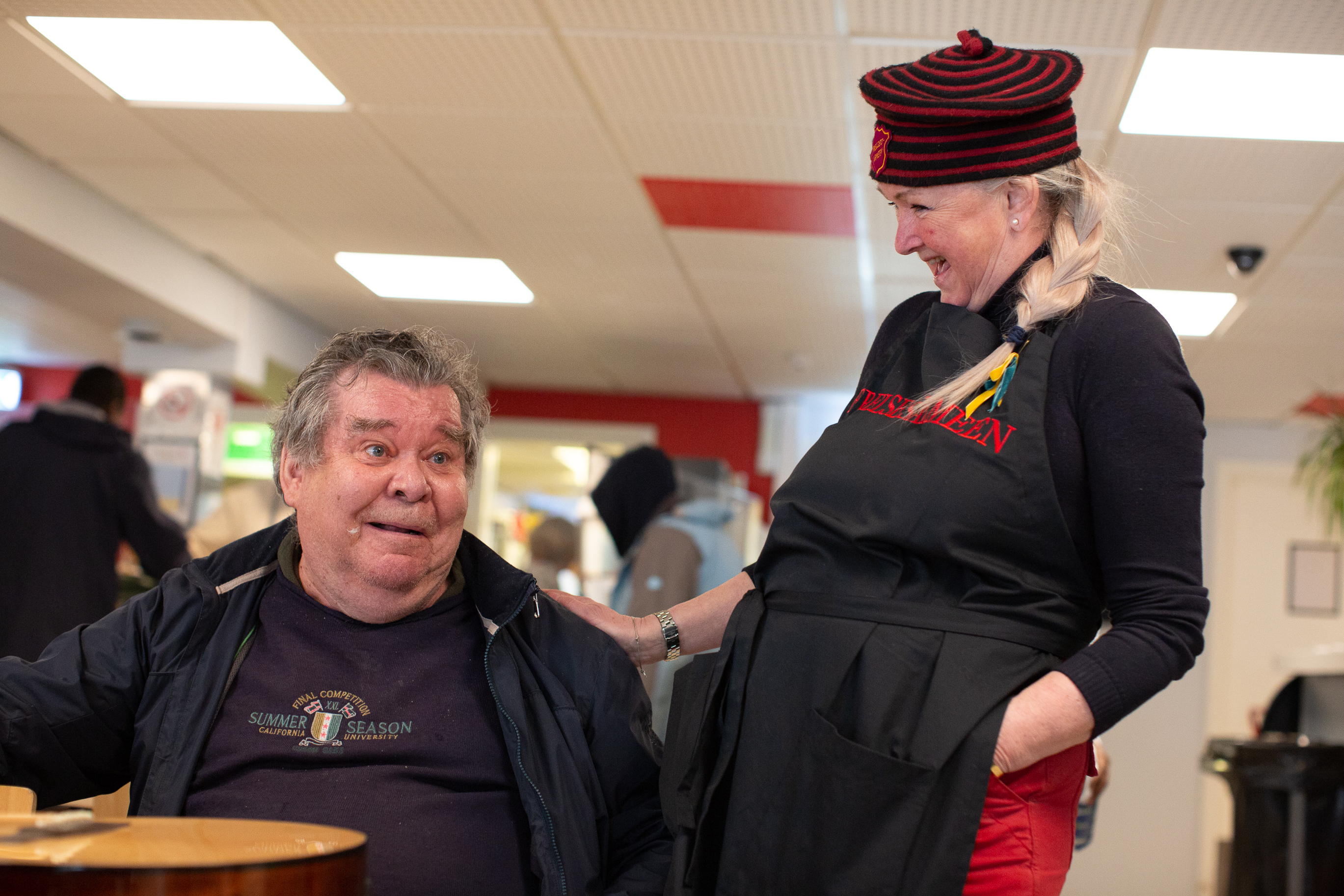 Michael en av brukerene av Fyrlyset, her sammen med Maj Britt