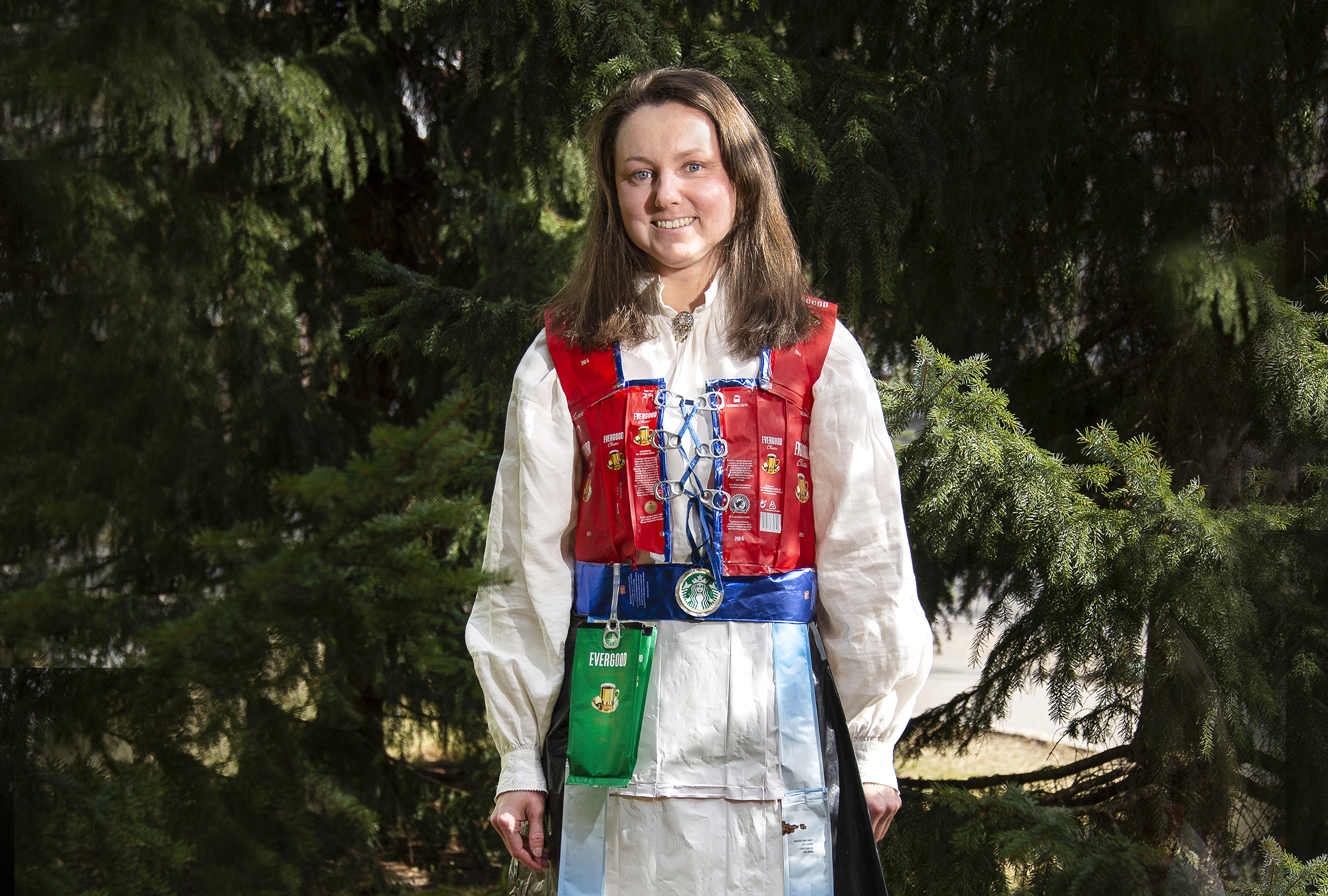 Bunad Kaffeposer 2693 nett