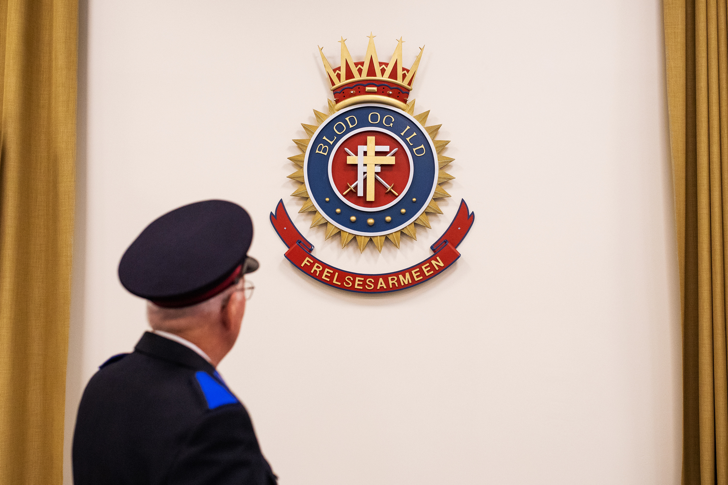 «Frelsesarmé-krona», Frelsesarmeens symbol som henger i alle Armeens nærmiljøkirker