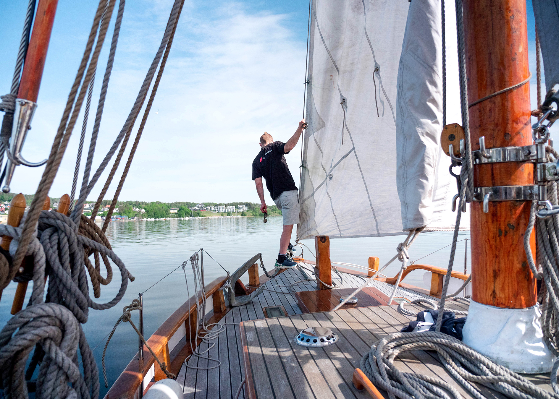 Seilbåten for fulle seil sjøsatt med mannskap som har rusutrordringer og psykiske lidelser