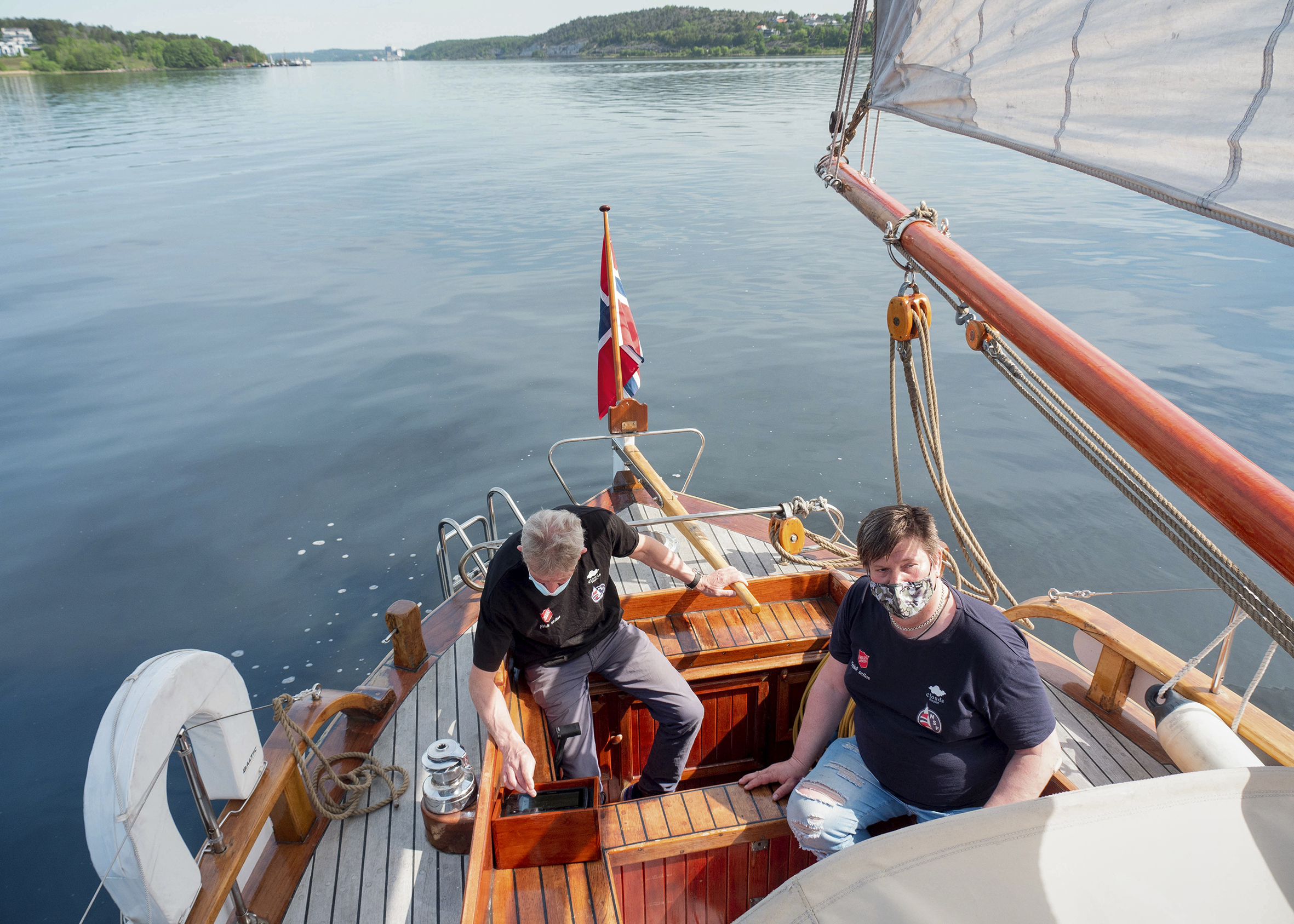 Seilbåten for fulle seil sjøsatt med mannskap som har rusutrordringer og psykiske lidelser
