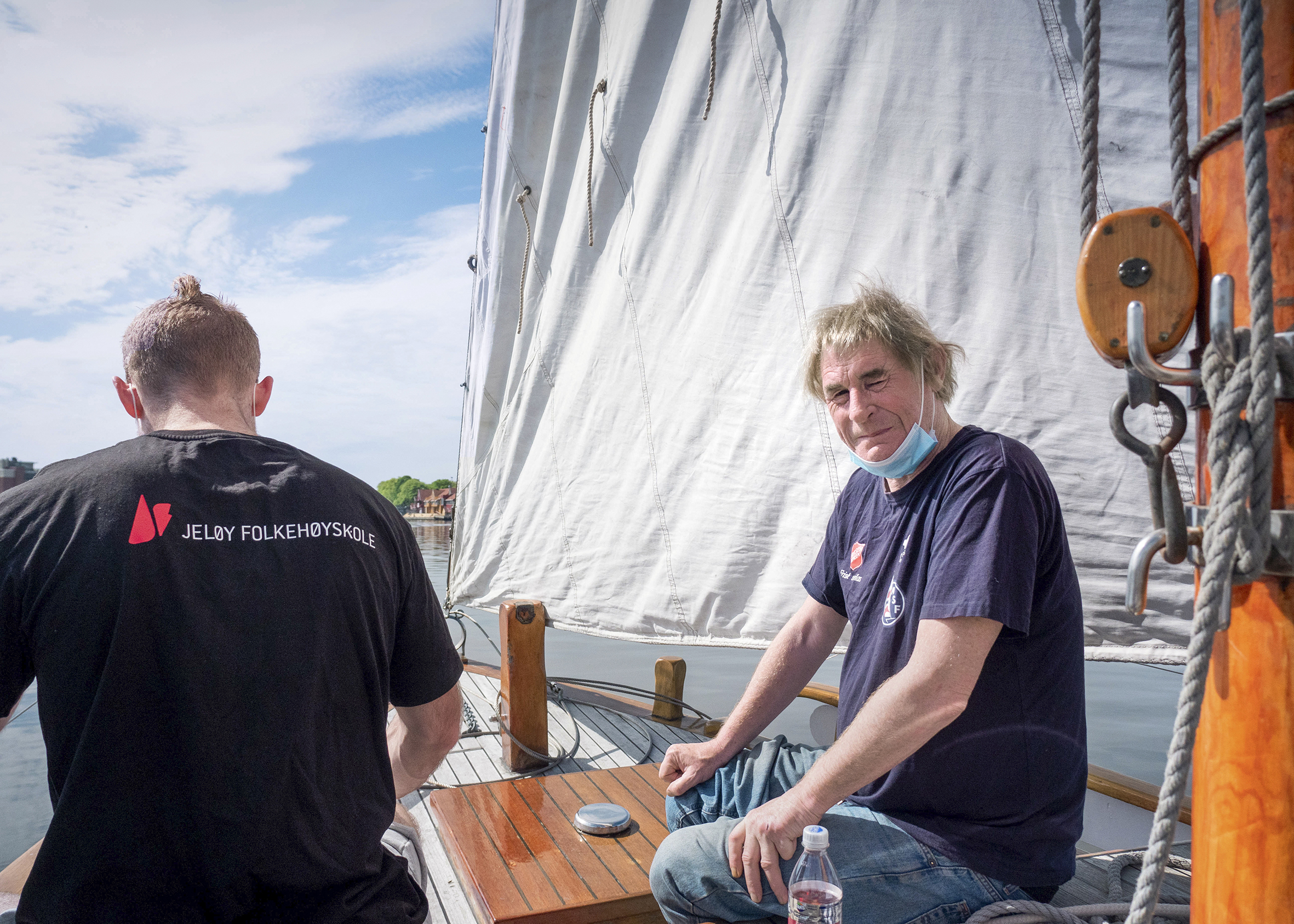 Seilbåten for fulle seil sjøsatt med mannskap som har rusutrordringer og psykiske lidelser