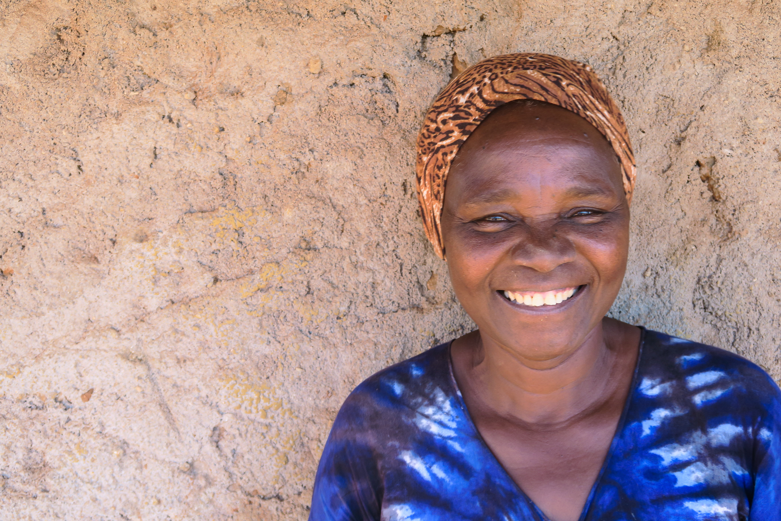 En smilende afrikansk kvinne