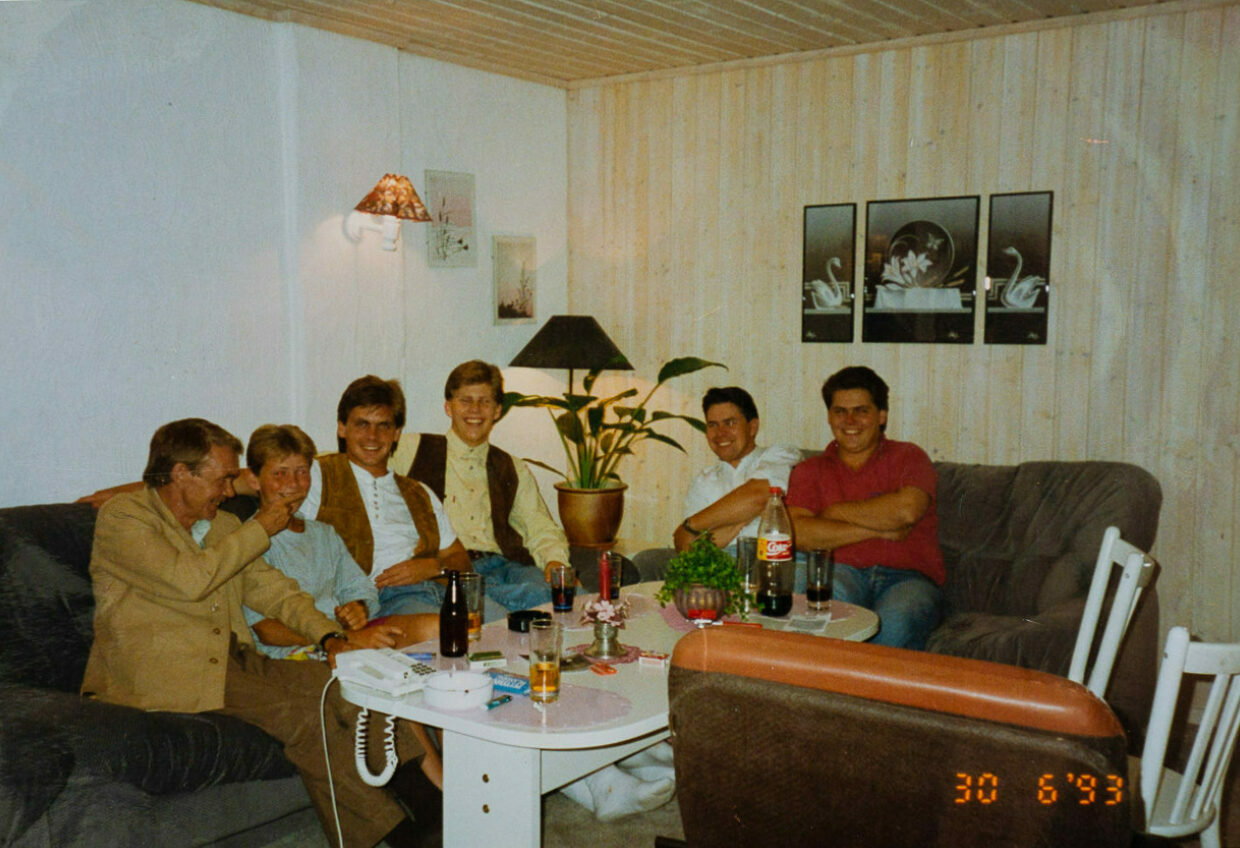 Dette bildet er fra en av gangene Ken var i rusbehandling og har fått døtrene på besøk. Foto: Privat