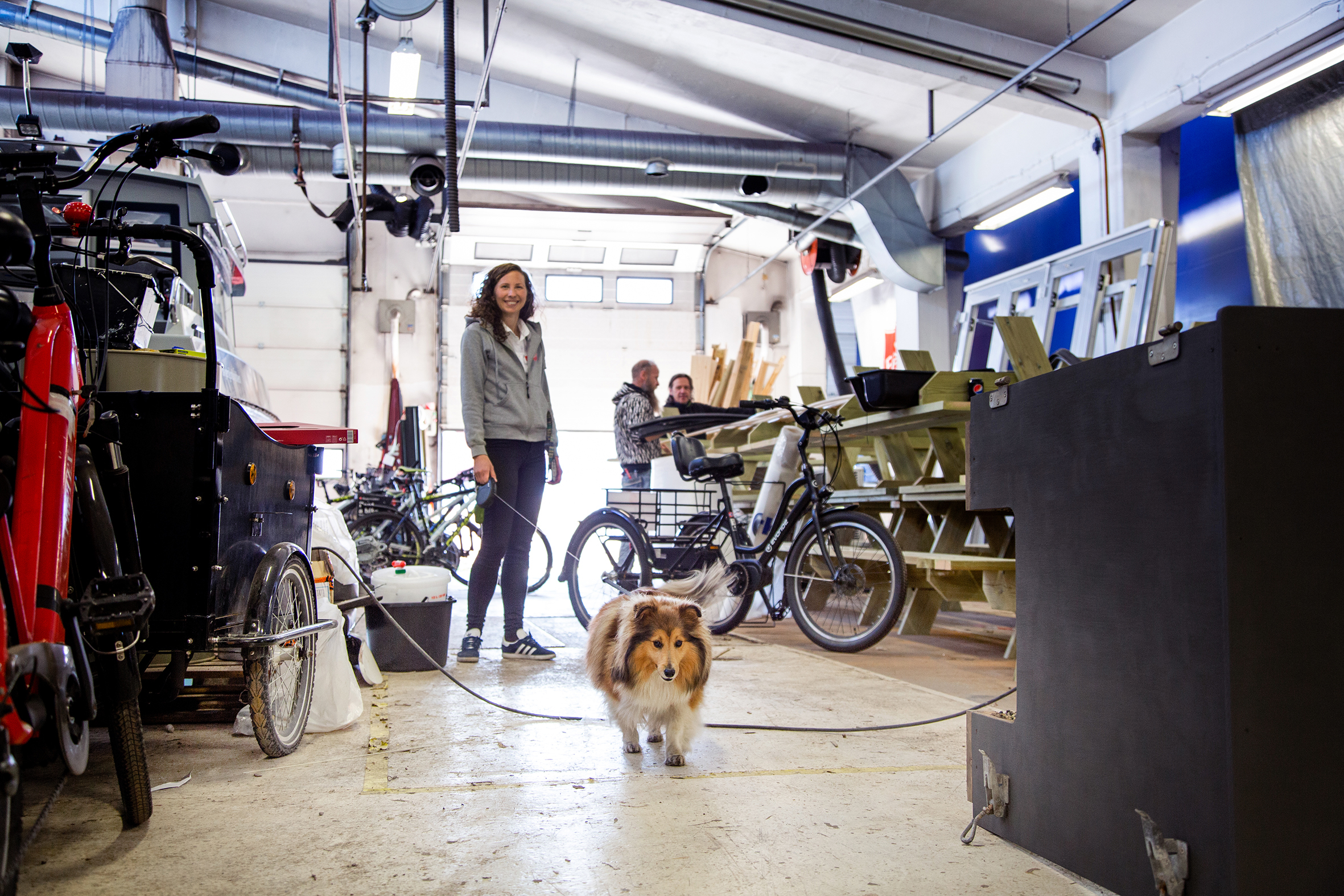 – Hverdagspraten med Gud er viktig for meg. Ikke minst når jeg går tur med bikkja, her sammen med hunden sin.