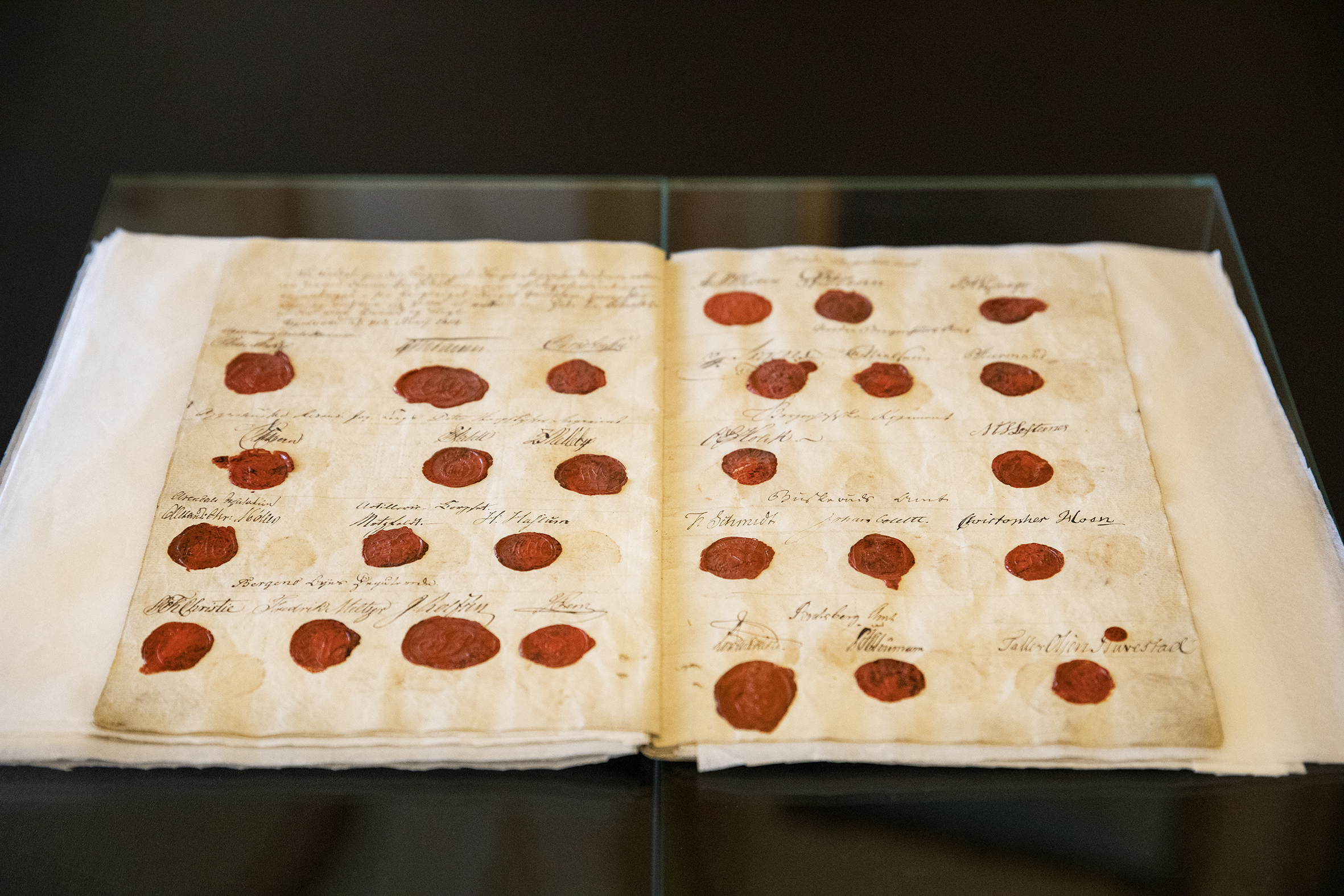 Bildet av grunnloven fra 1814