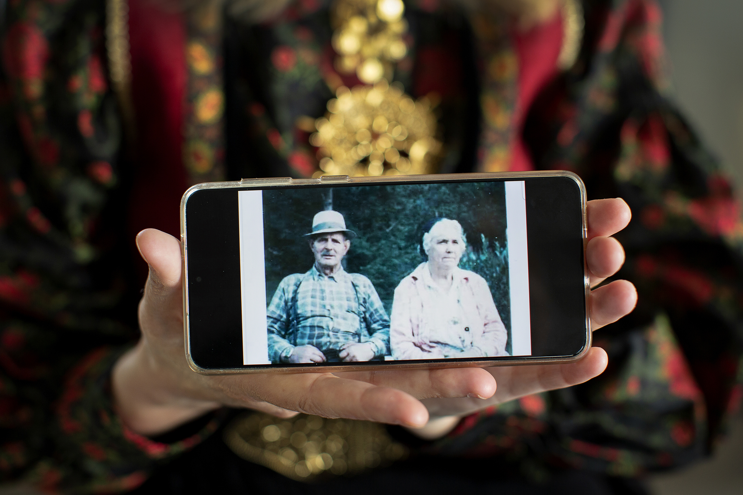 Peggy Enerud Taterbunad 9727 nett