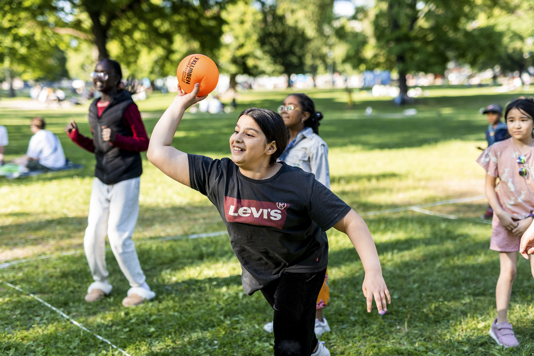 Kadija spiller kanonball.