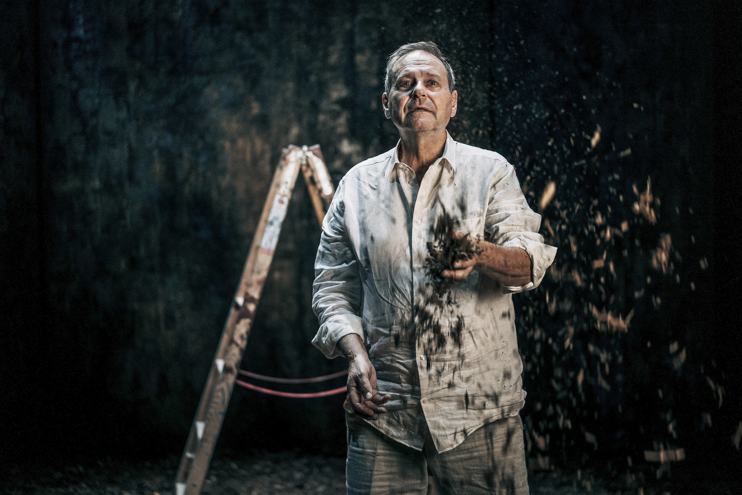 Svein Tindberg fra en scene i stykket Gudspartikkelen på Det Norske Teater