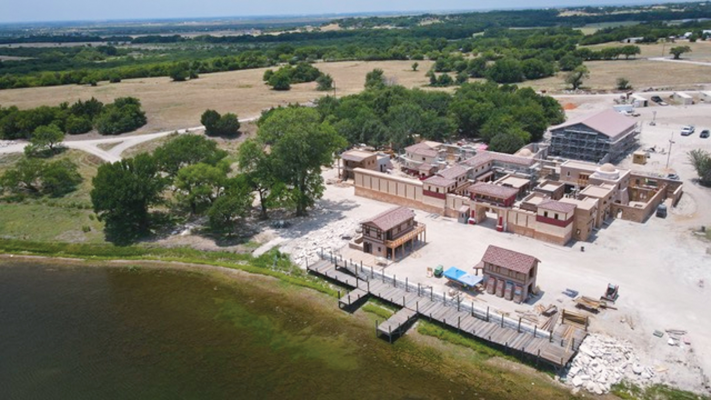 4 bilder fra bygningene