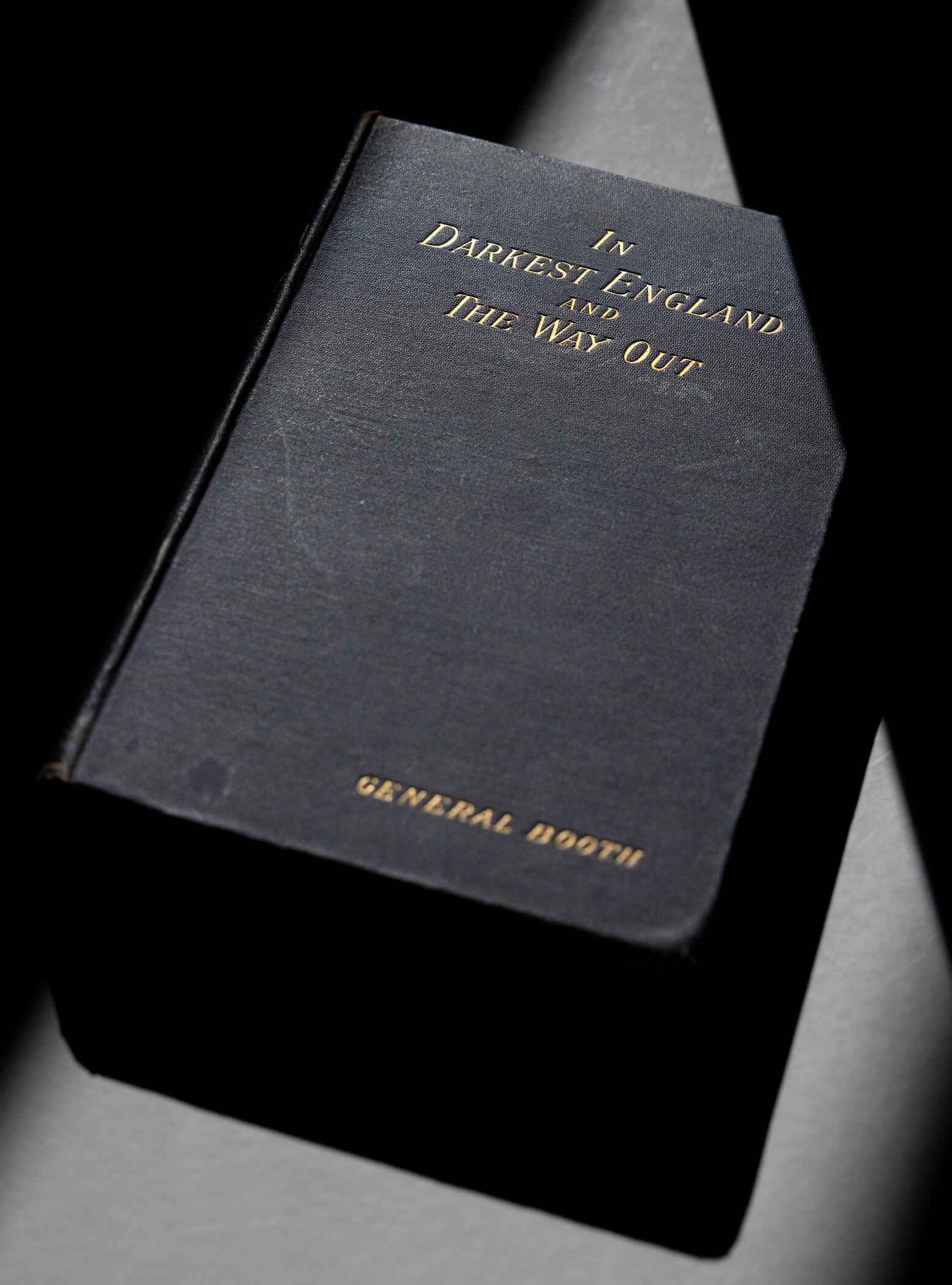 Darkest England MR T7 A1965 nett