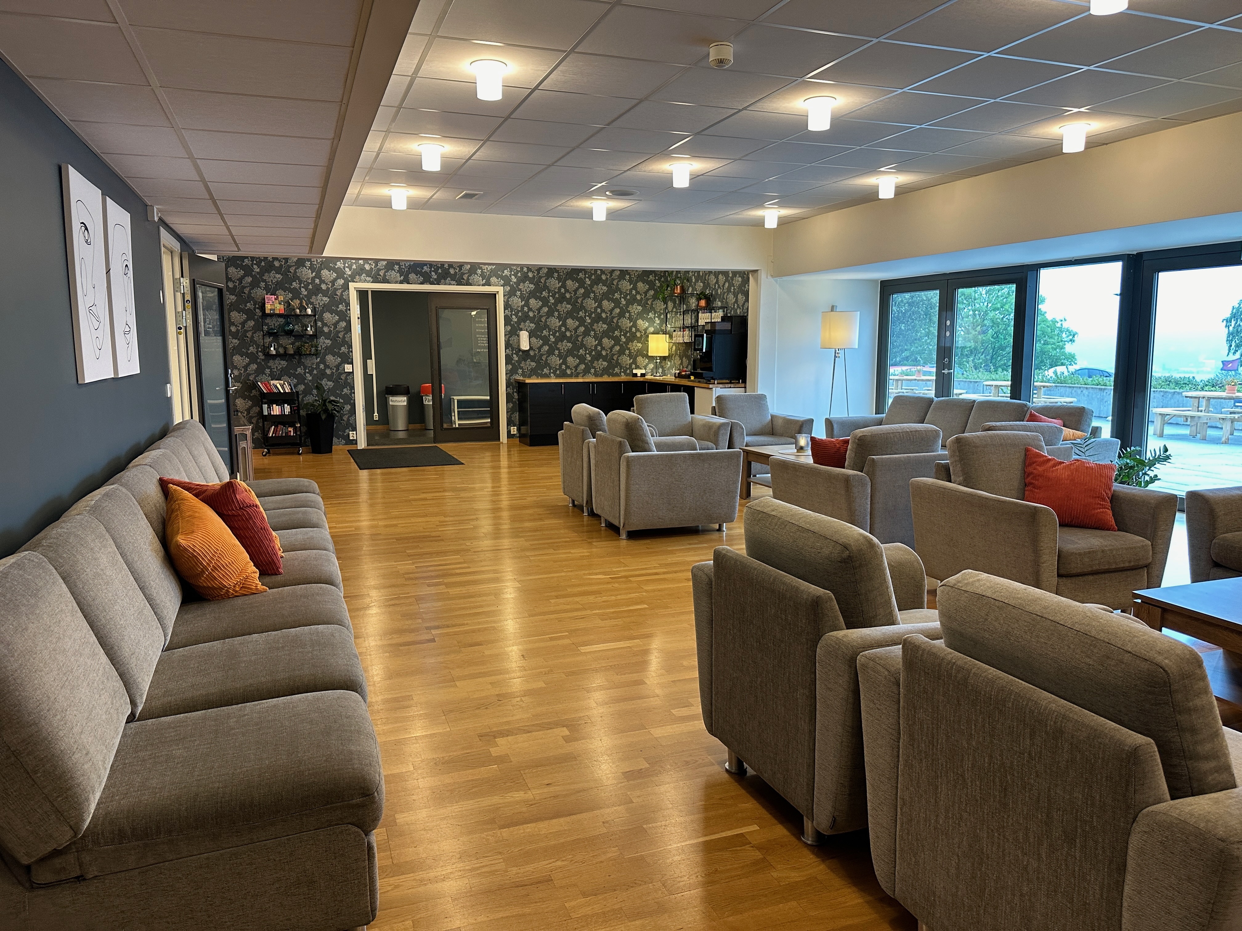 Salongen pauseområdet konferanse møterom Moss Jeløy