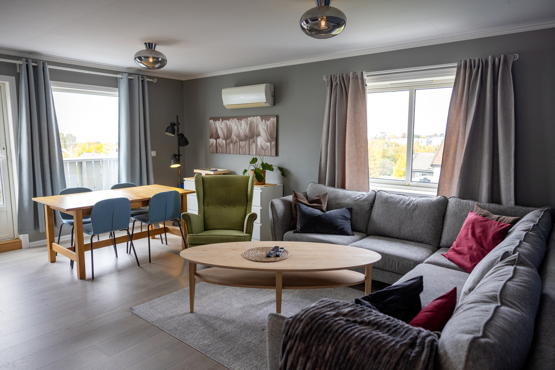 Diverse bilder inne på Bjørkhagen.