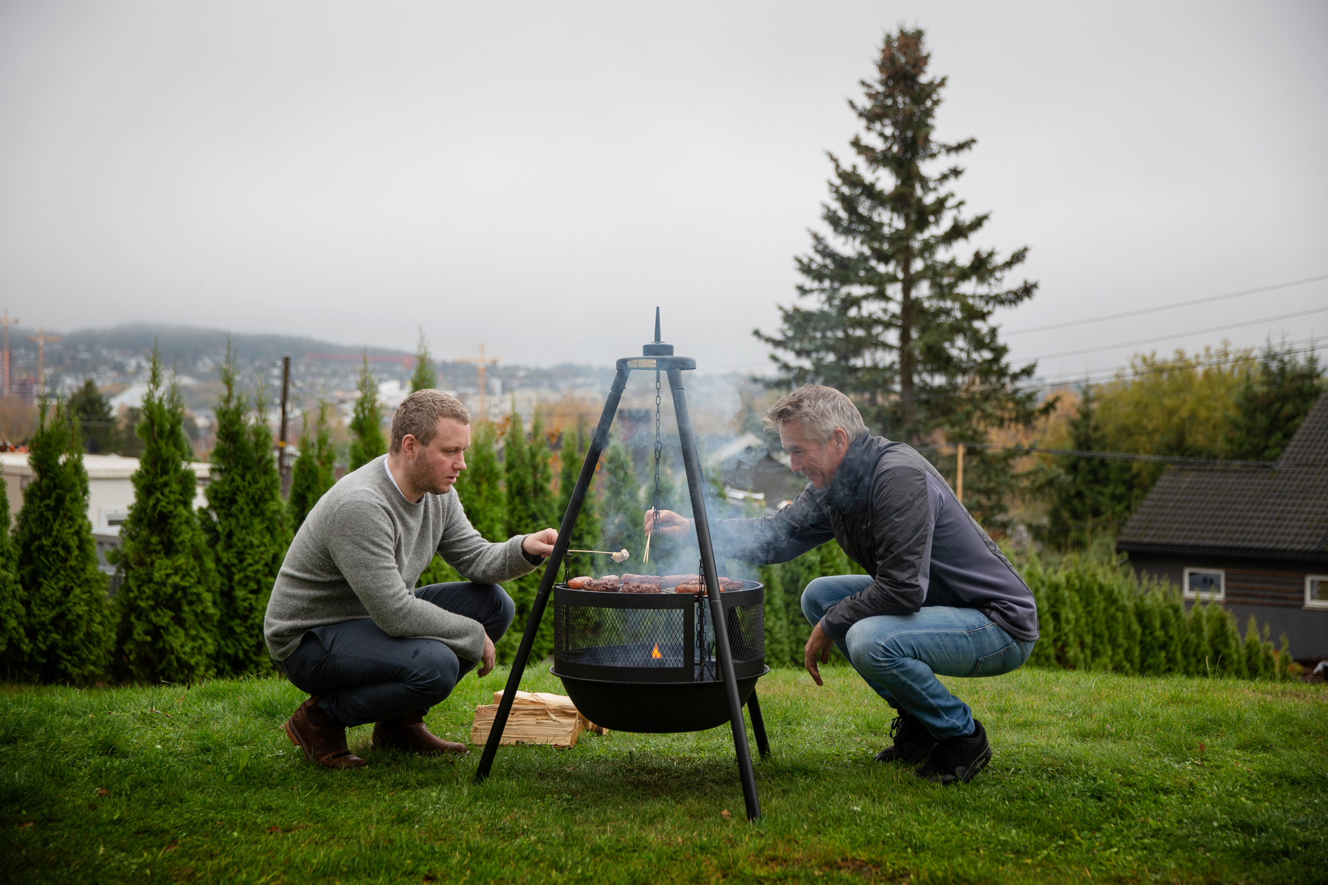 Fire bilder som viser Sørumterrassen fra utsiden.