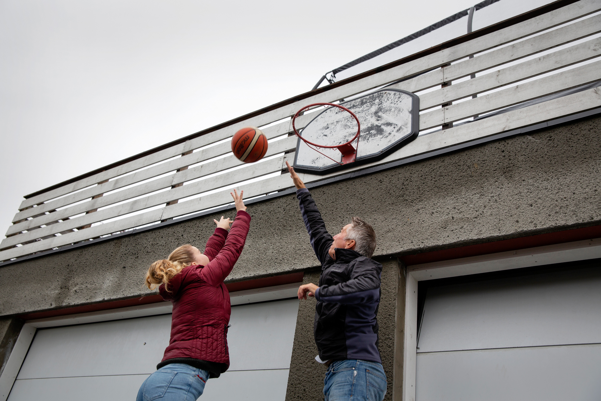 Fire bilder som viser Sørumterrassen fra utsiden.