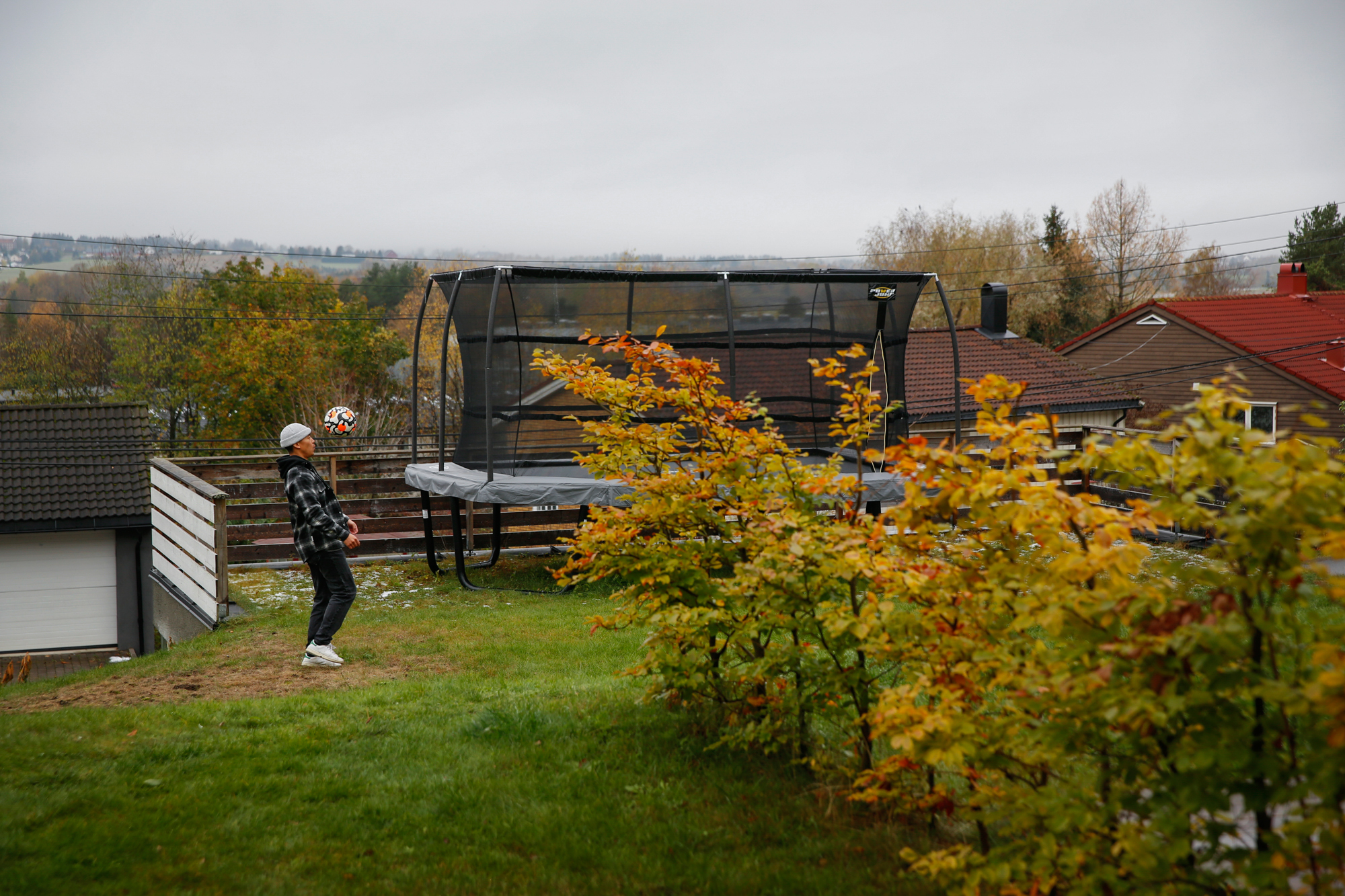 Fire bilder som viser Sørumterrassen fra utsiden.