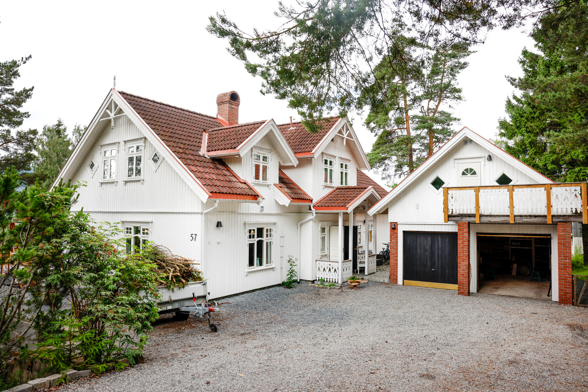 Bilder av hage og hus Skogtunet