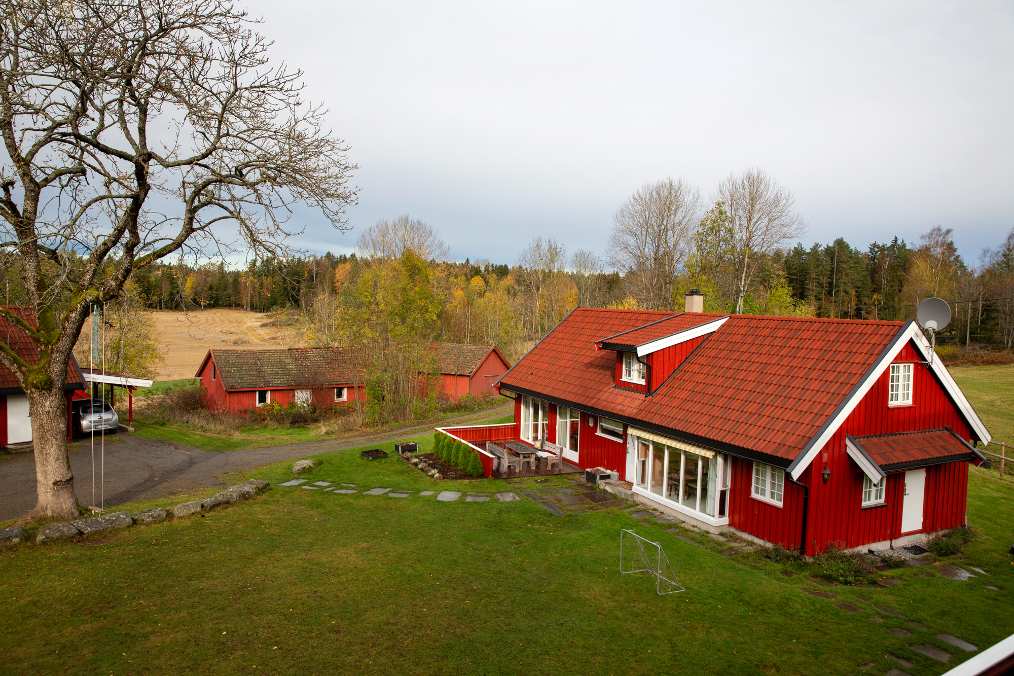 Diverse bilder av eksteriøret på Soldammen gård