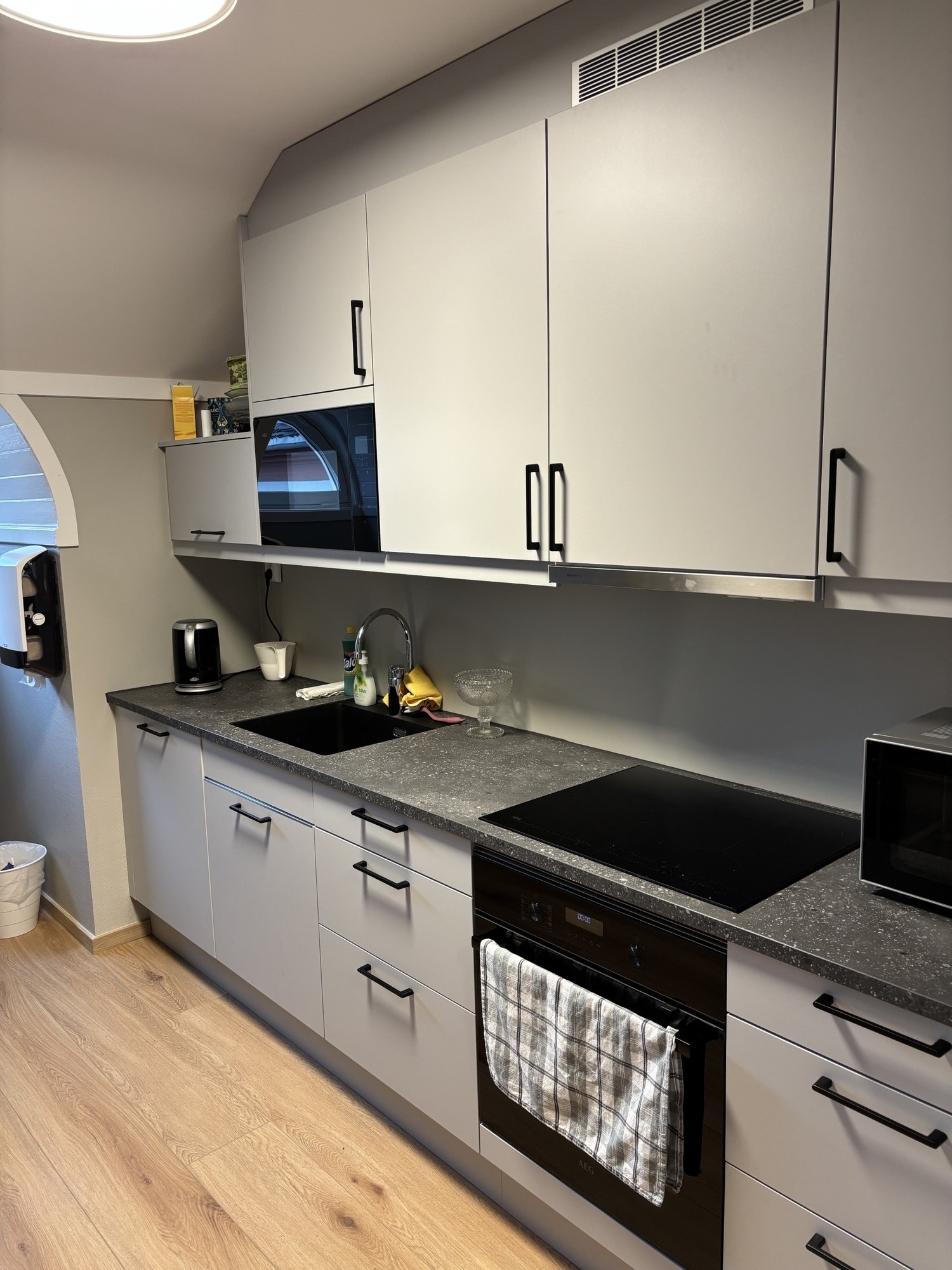 Bilder fra loftstue, Teisen