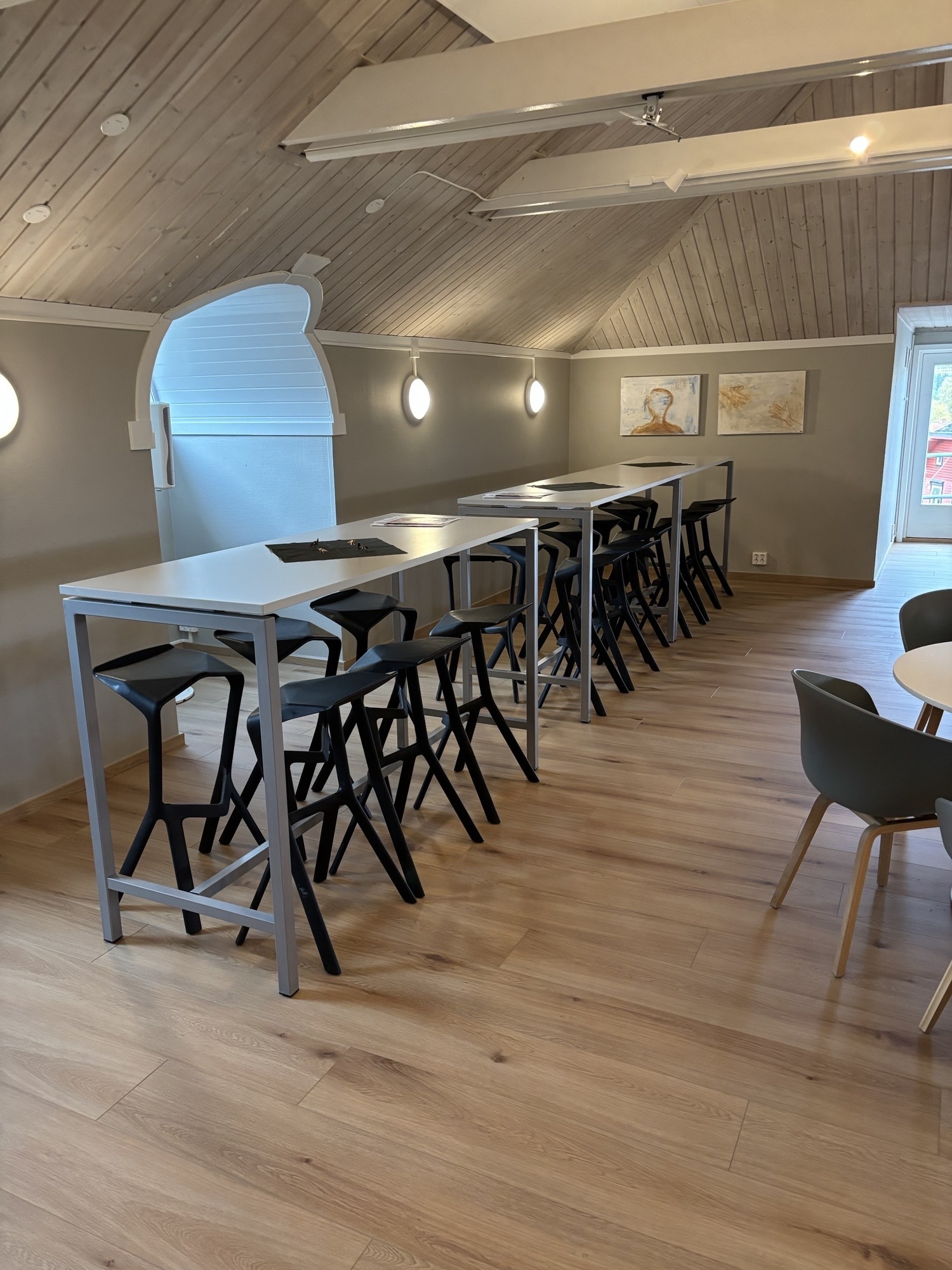 Bilder fra loftstue, Teisen