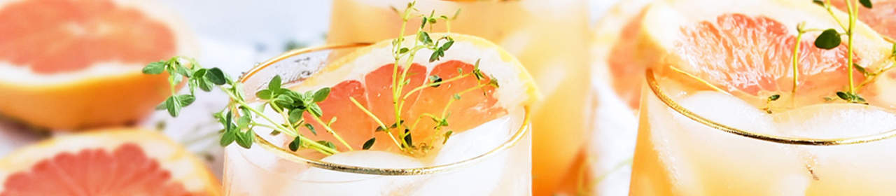 Fresh Honey &amp; Thyme Grapefruit Cocktail