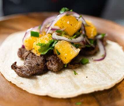 BÁNH TACOS STEAK BÒ SỐT CAM NAVEL