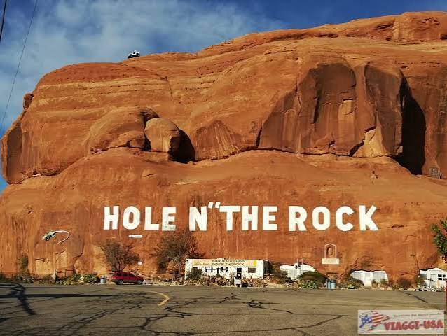 Hole n the rock moab
