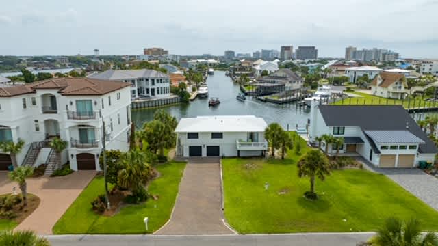 large-d4422cb708f0e5d146862f8d63c83595e118616c.jpg