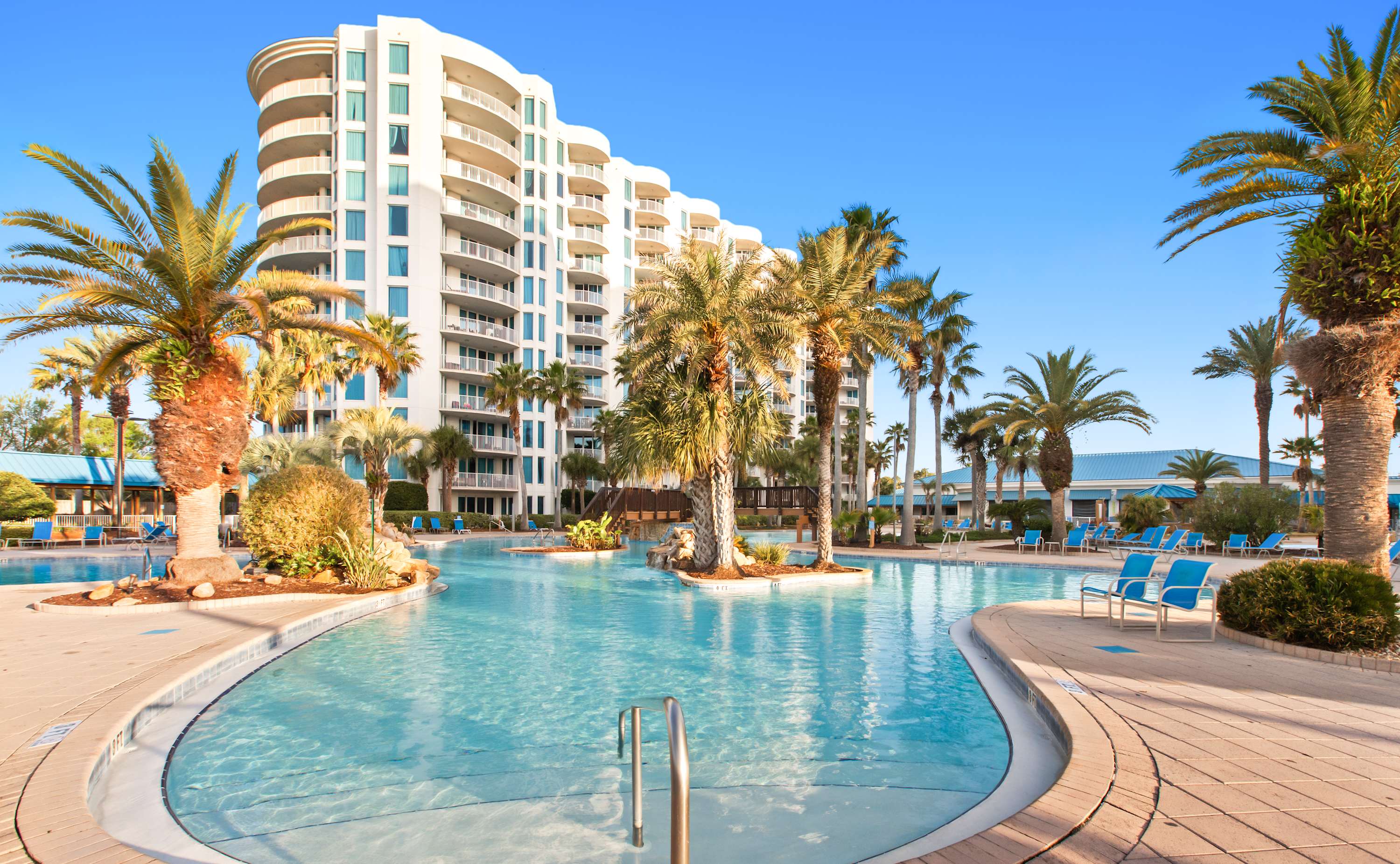 large-7f6d12e7547bb9984e46ec6f4994bf83b1b8ce69.jpg