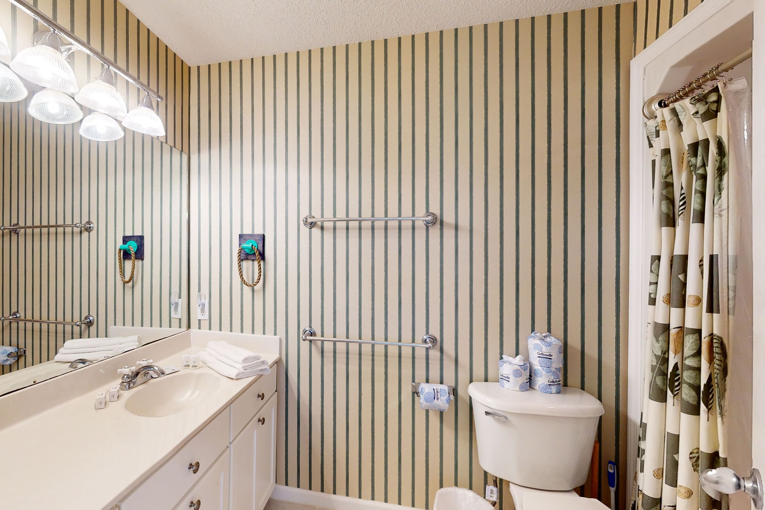 large-6e853cbcc8a34bd6ce52bf6ab3ba711afe32a355.jpg