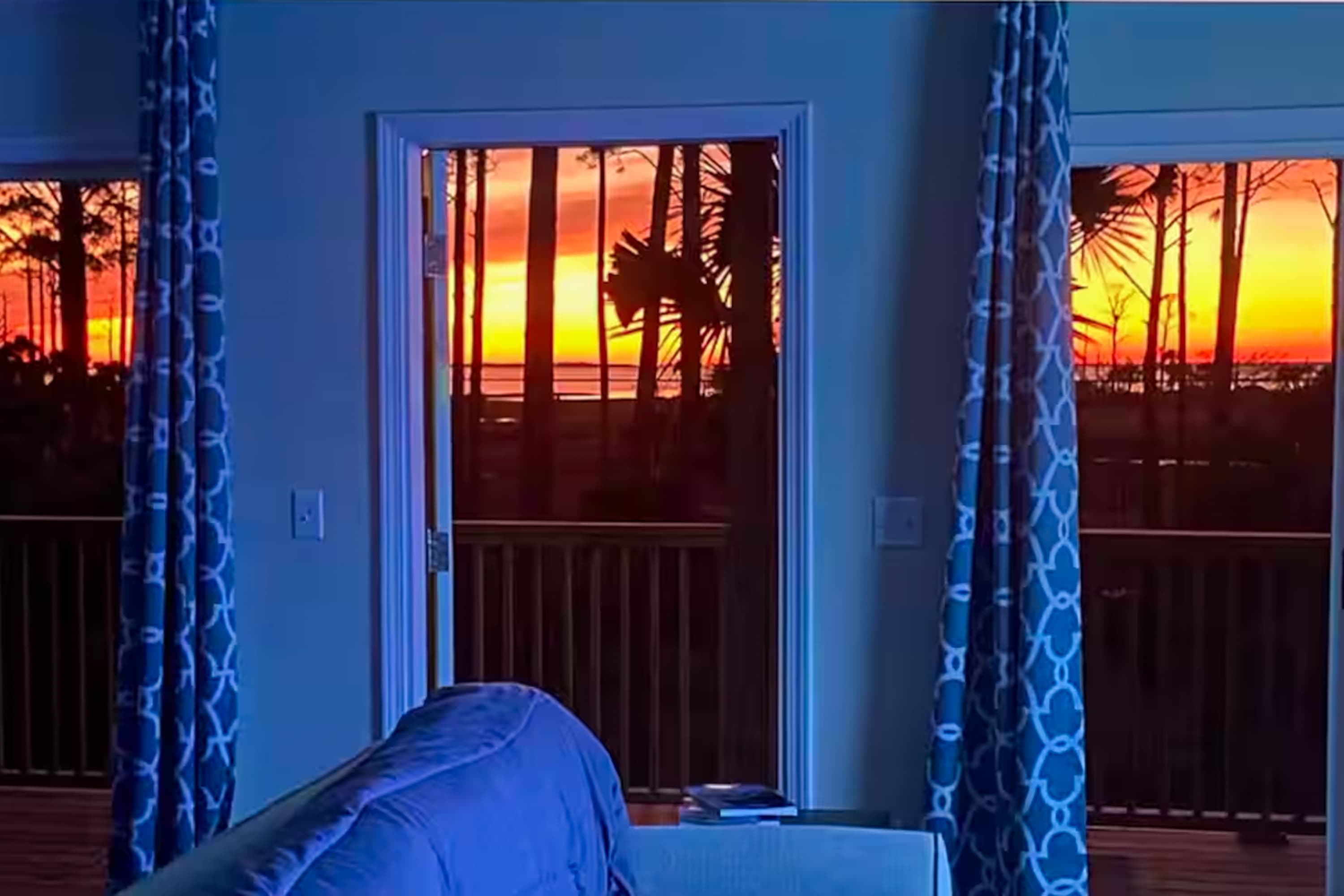 large-f3f4d20f883290706055ca14fd0579a1562aaef6.jpg