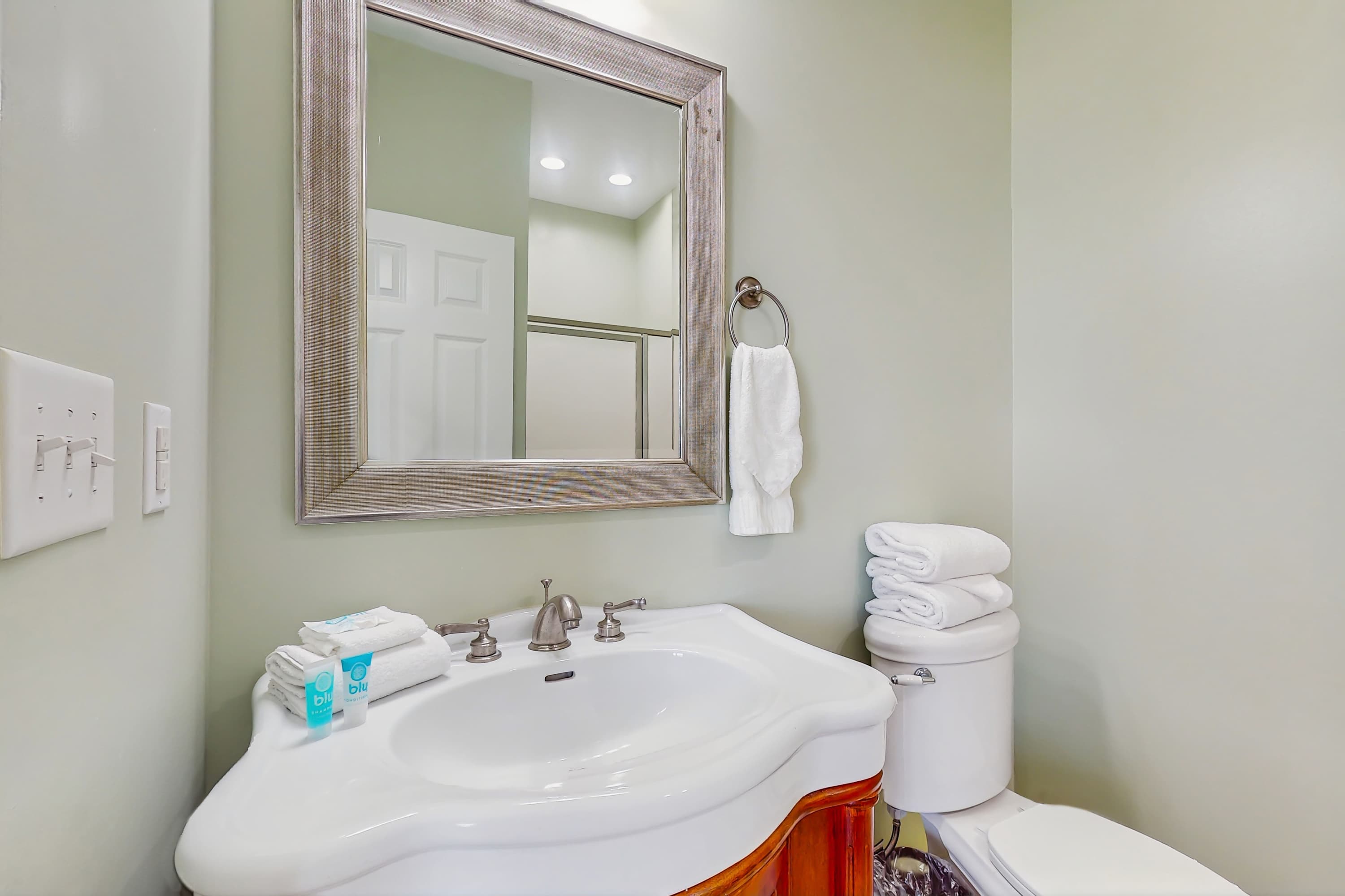 2nd floor en suite bathroom