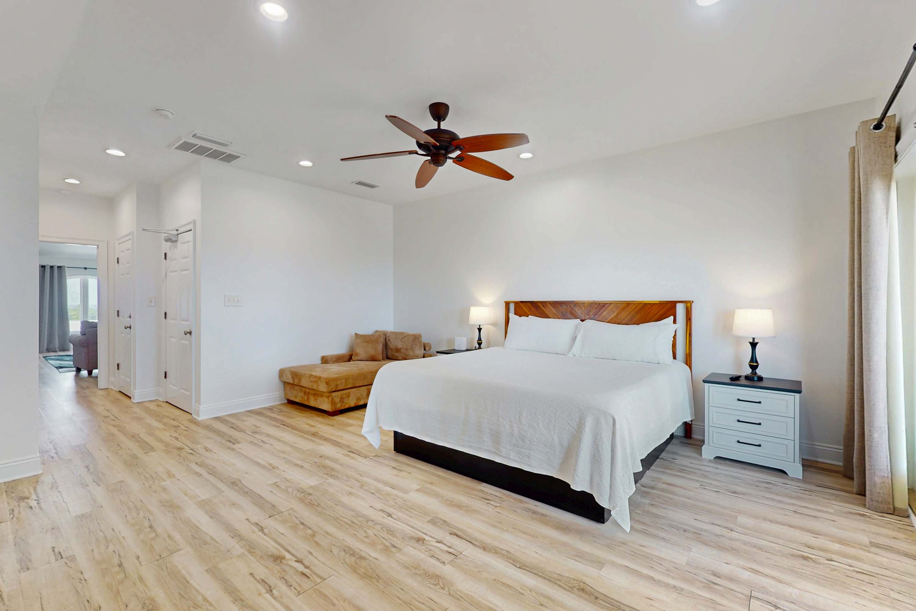 3rd floor beachfront bedroom