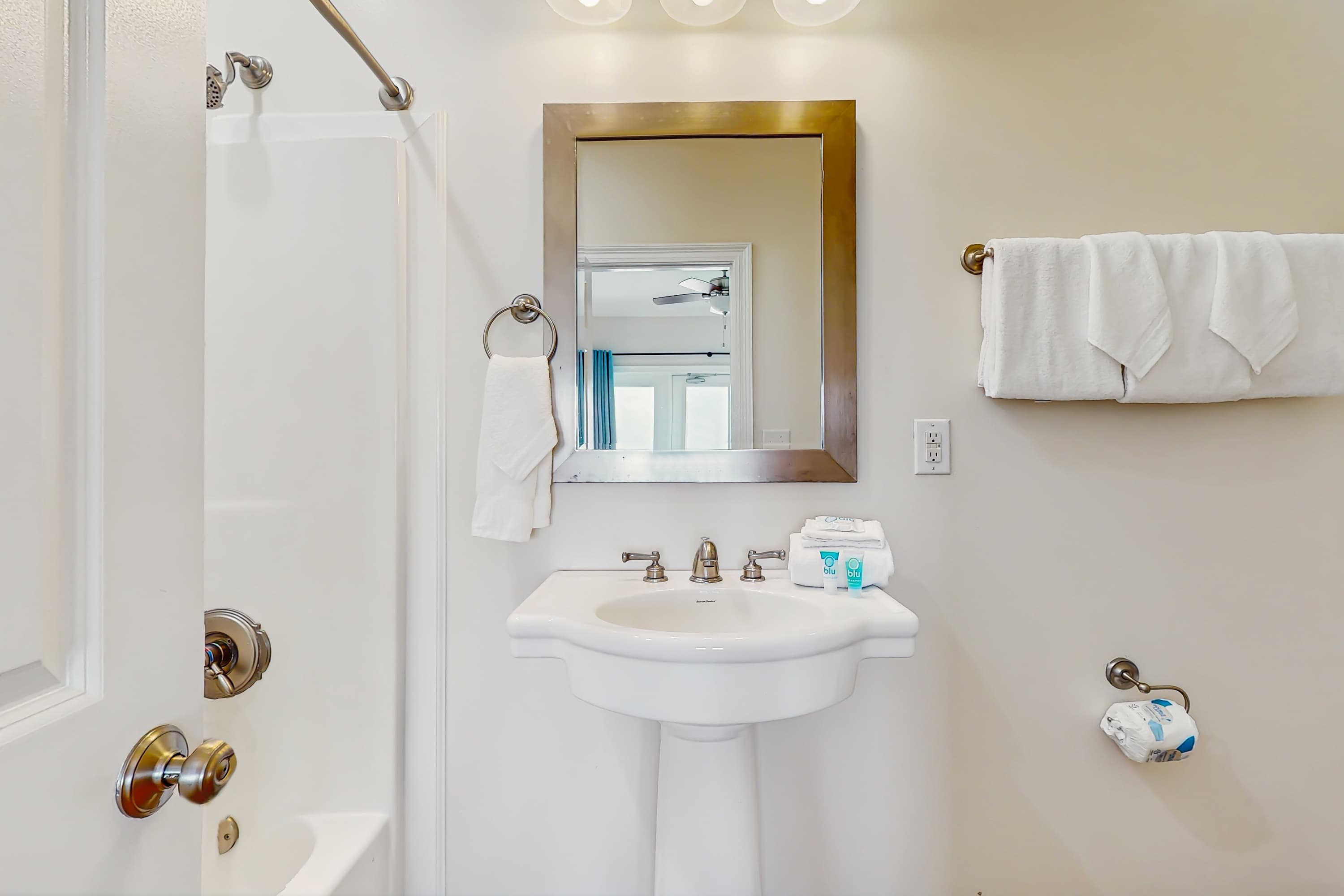 2nd floor en suite bathroom