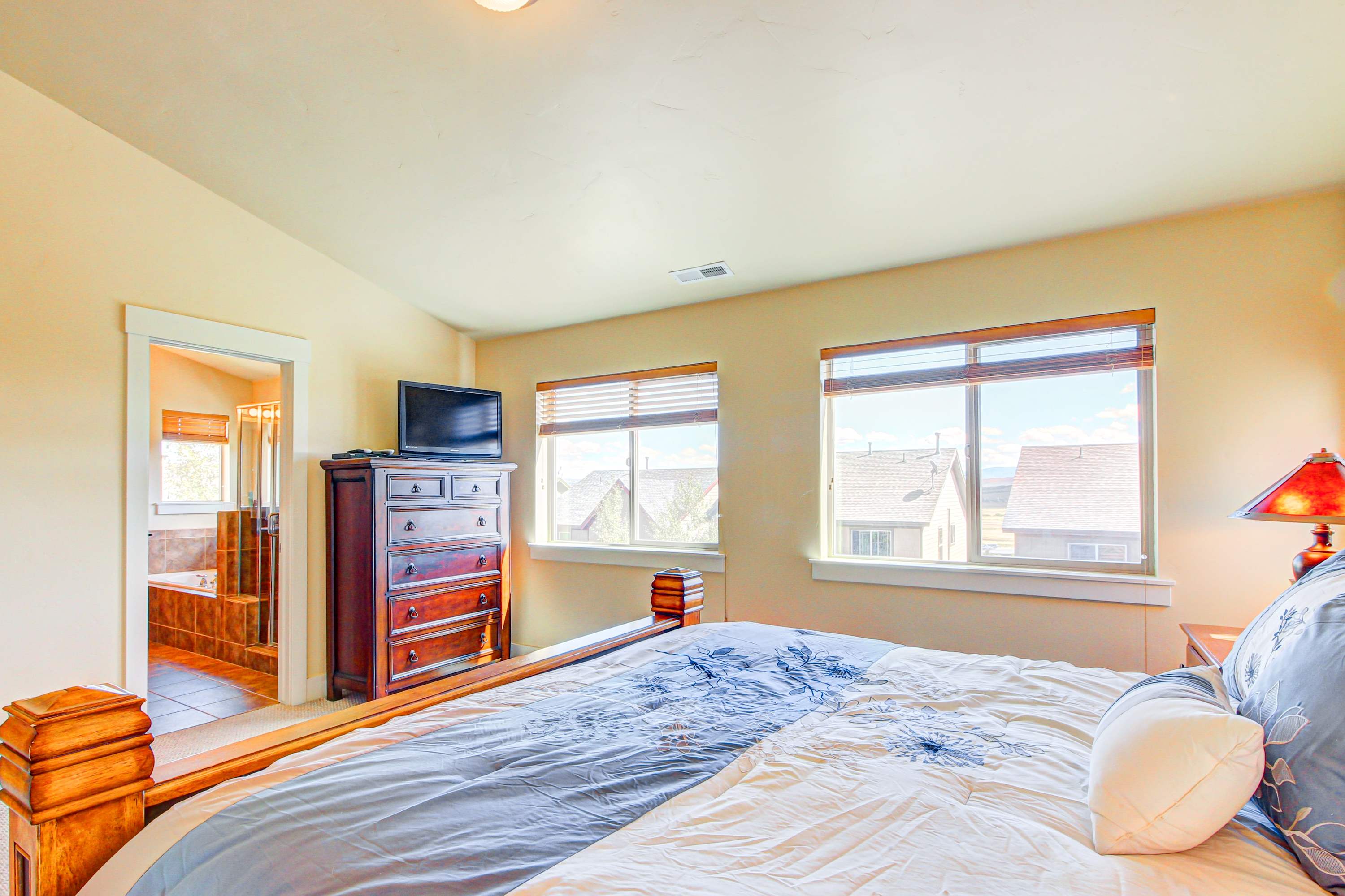 large-2bd80b8ec2024aef8d362c896cf6f9ae604e87a0.jpg
