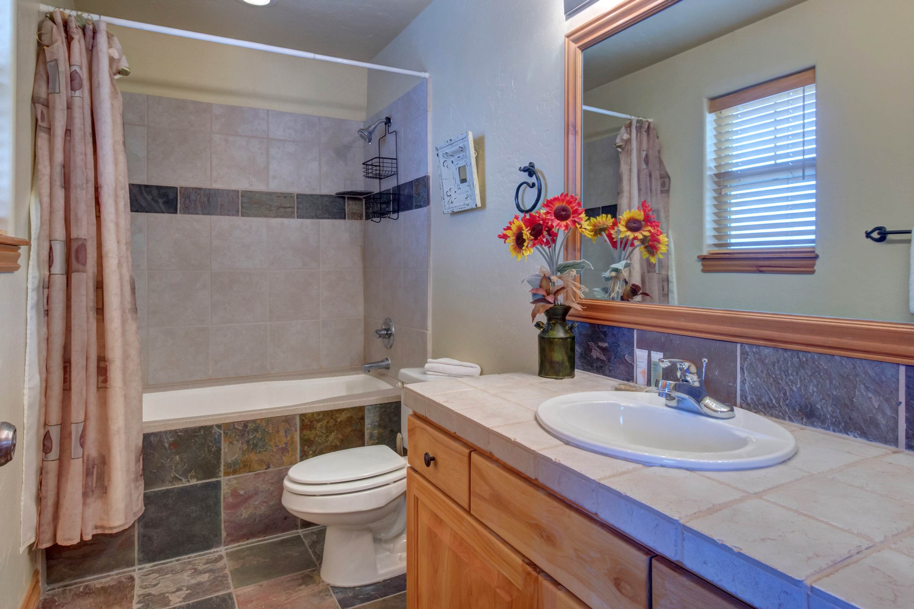 large-106020708ca7ea6dfa3203192fb861cc5c67a581.jpg