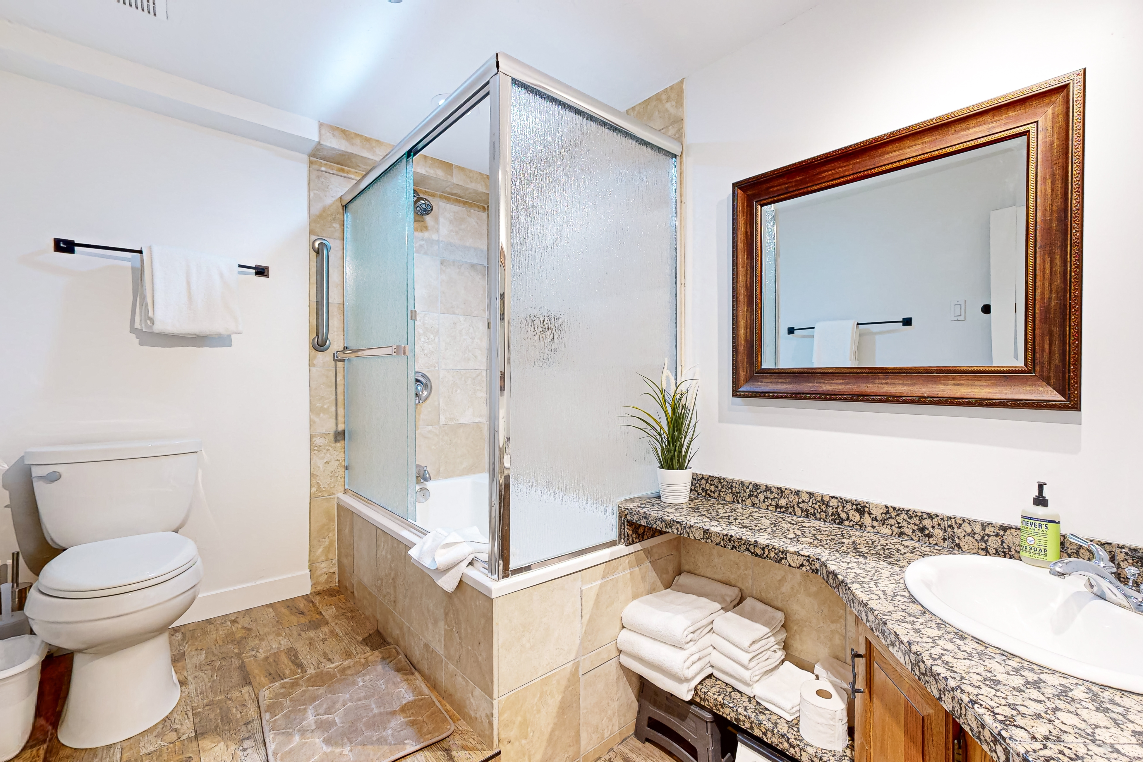 Extra main floor full bathroom in the hallway