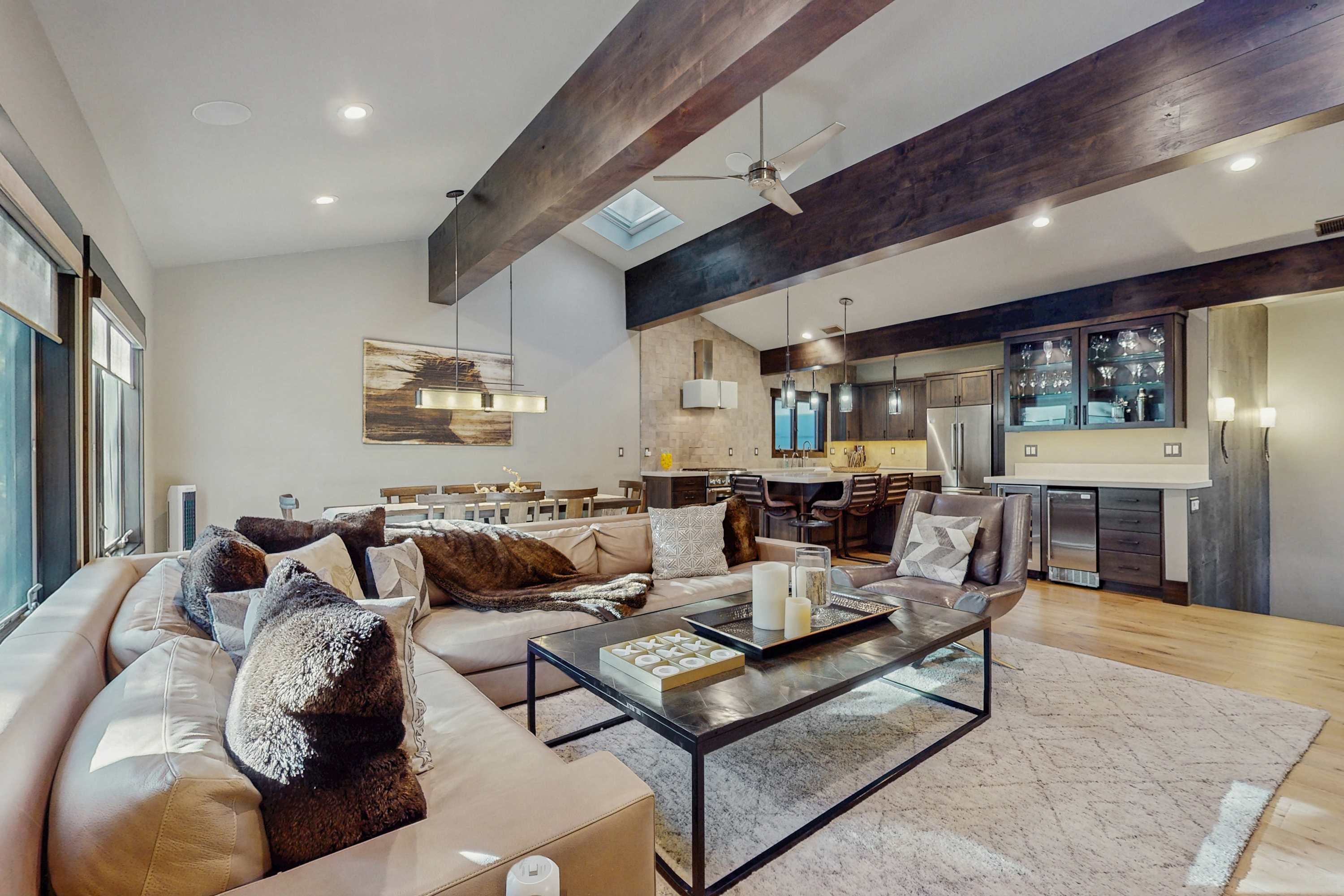 large-e63c81329e7f8dd7176cda23bc9ac1a39c67c096.jpg