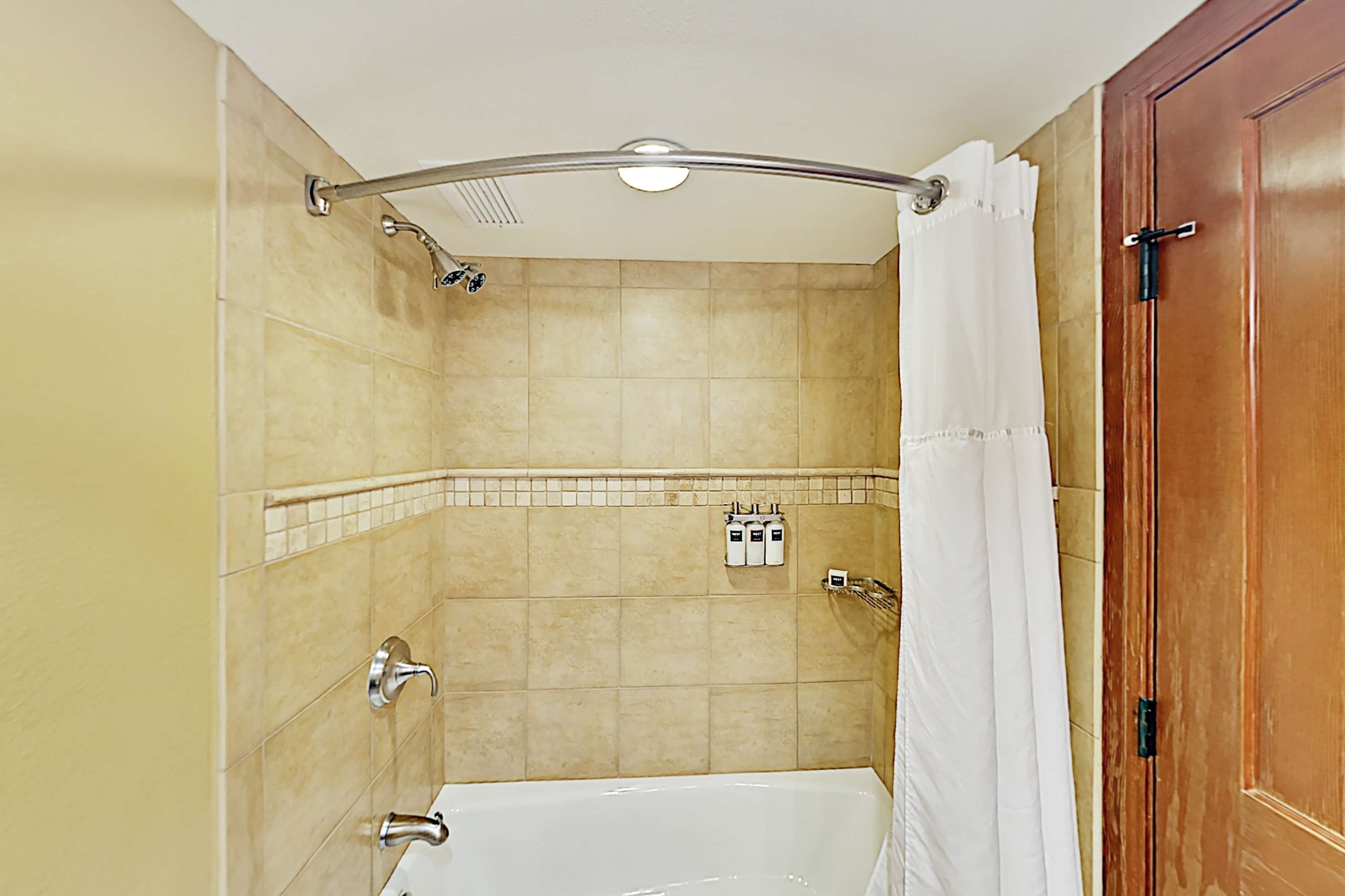 large-b2ddb88304eaf49be6d8f94736091ea847cad992.jpg