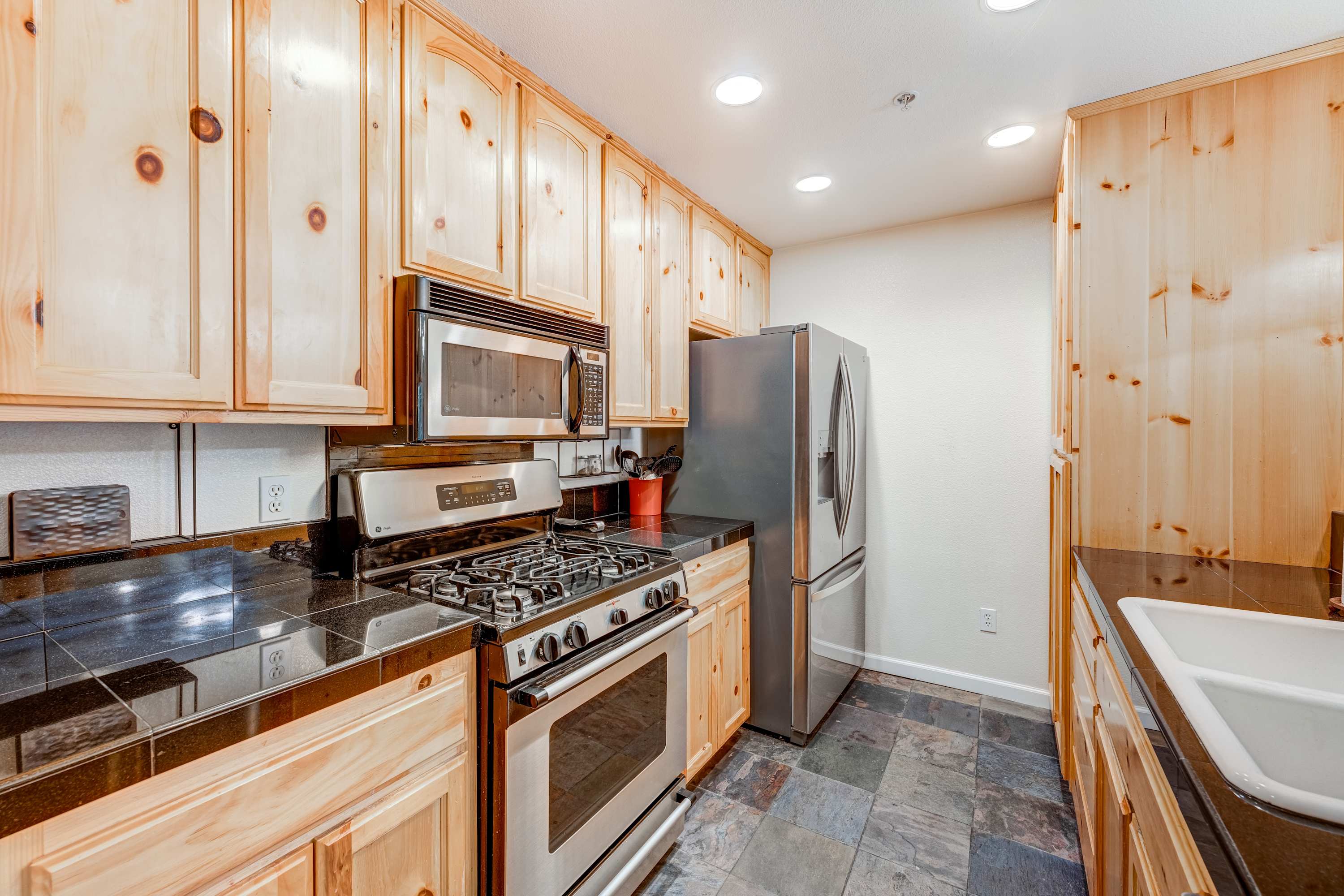 large-97d96bce0303117abcbb128b67733a05eeb2893e.jpg