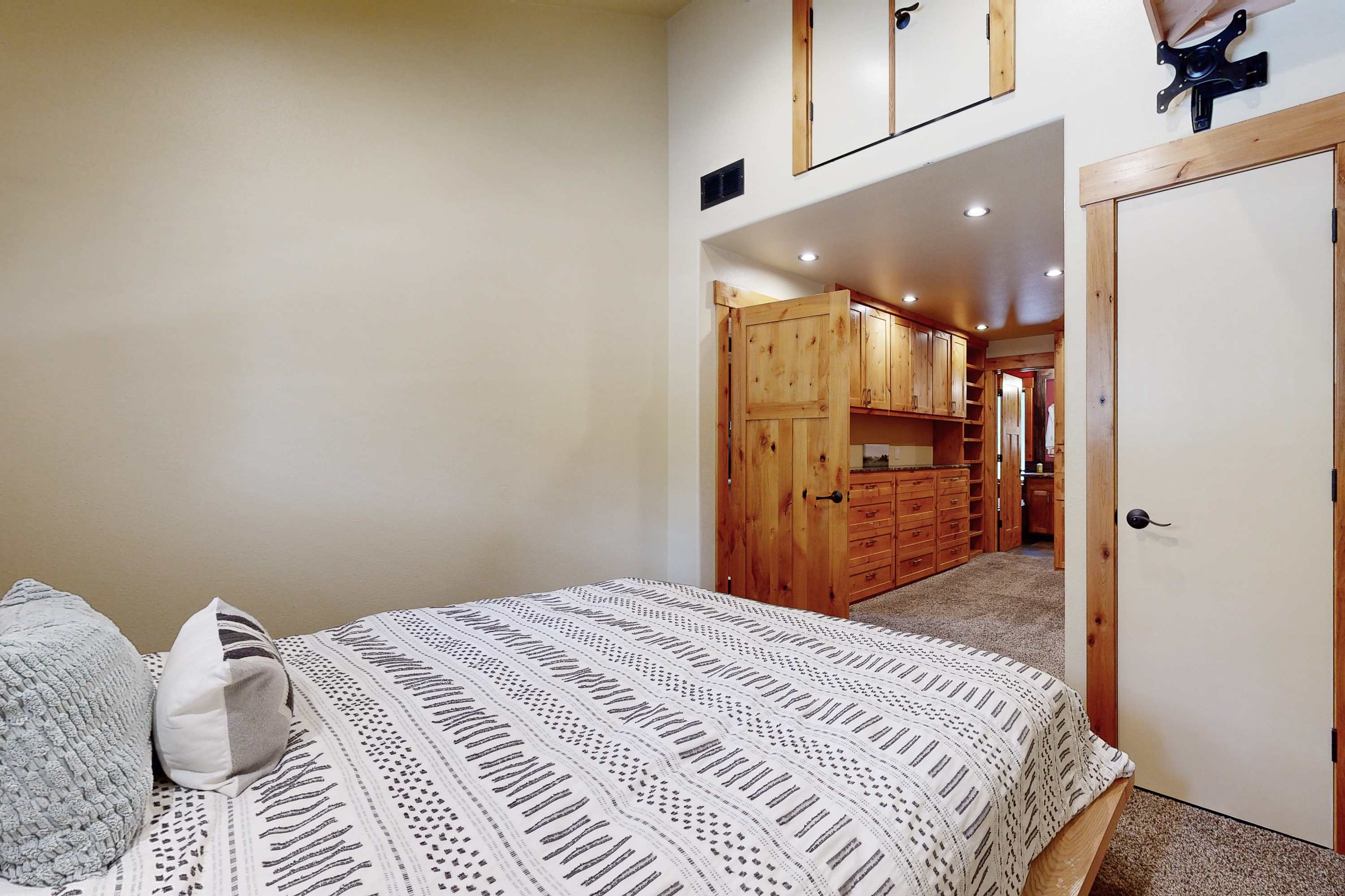 large-486fccc8873fa06630e4c0bed5bd57a2ec139230.jpg