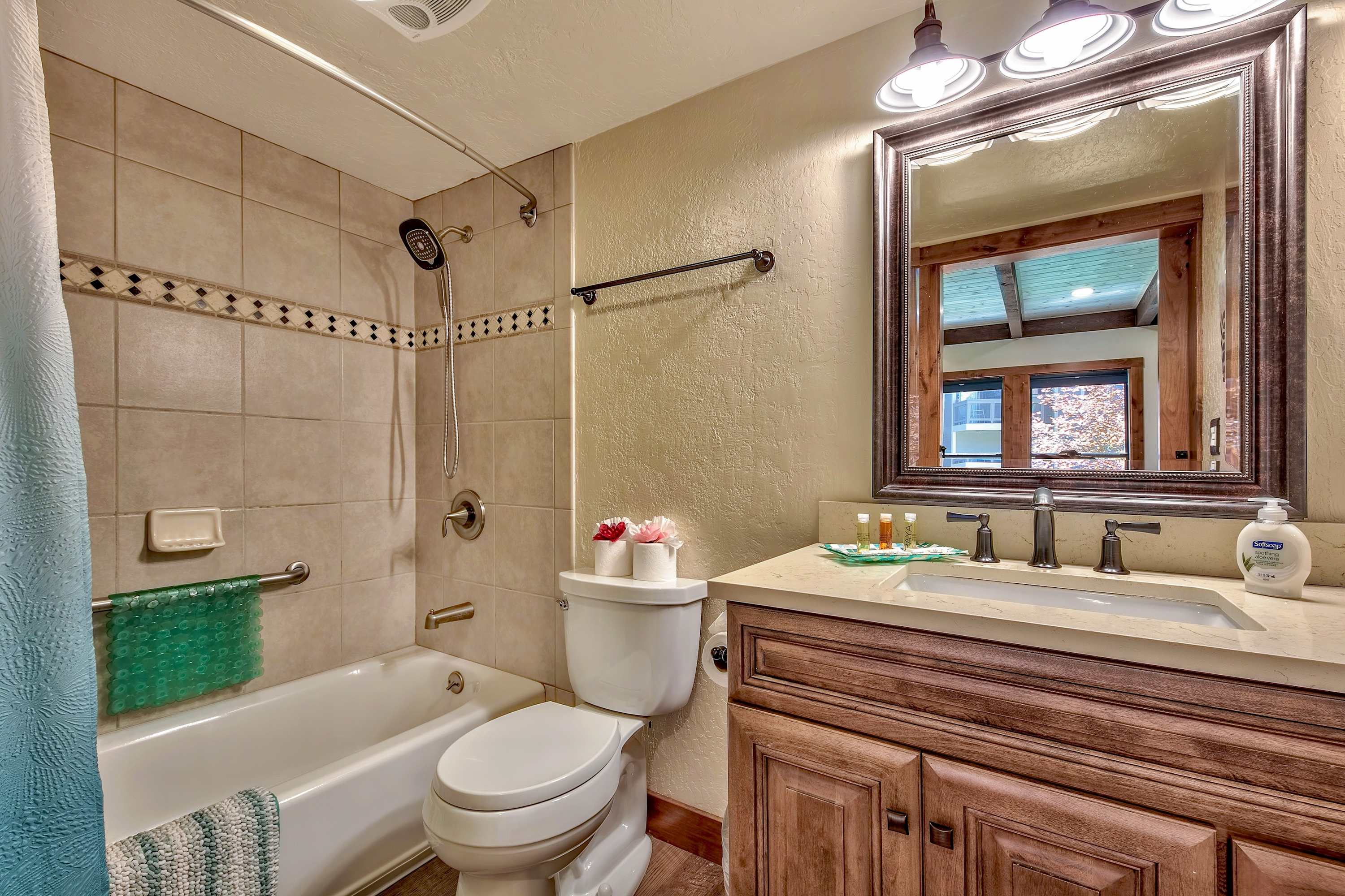 large-dc65ebfbd8cbdc35141e57398bd2b2f7beaf3816.jpg
