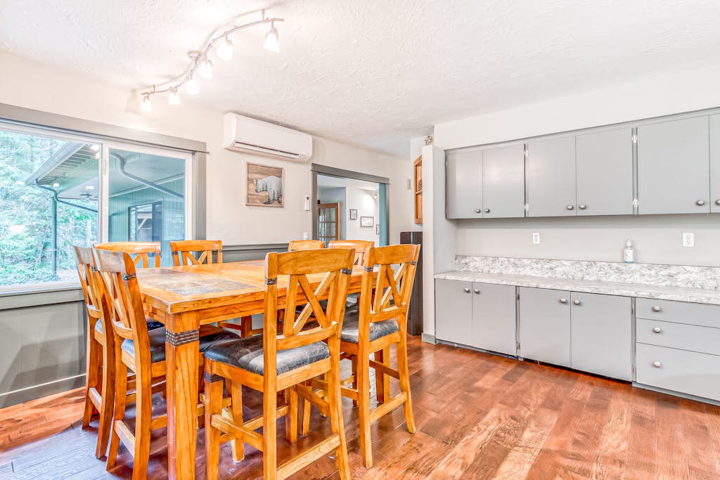 large-1e4706b47501fc899680fe75976e872a8d2c1de7.jpg