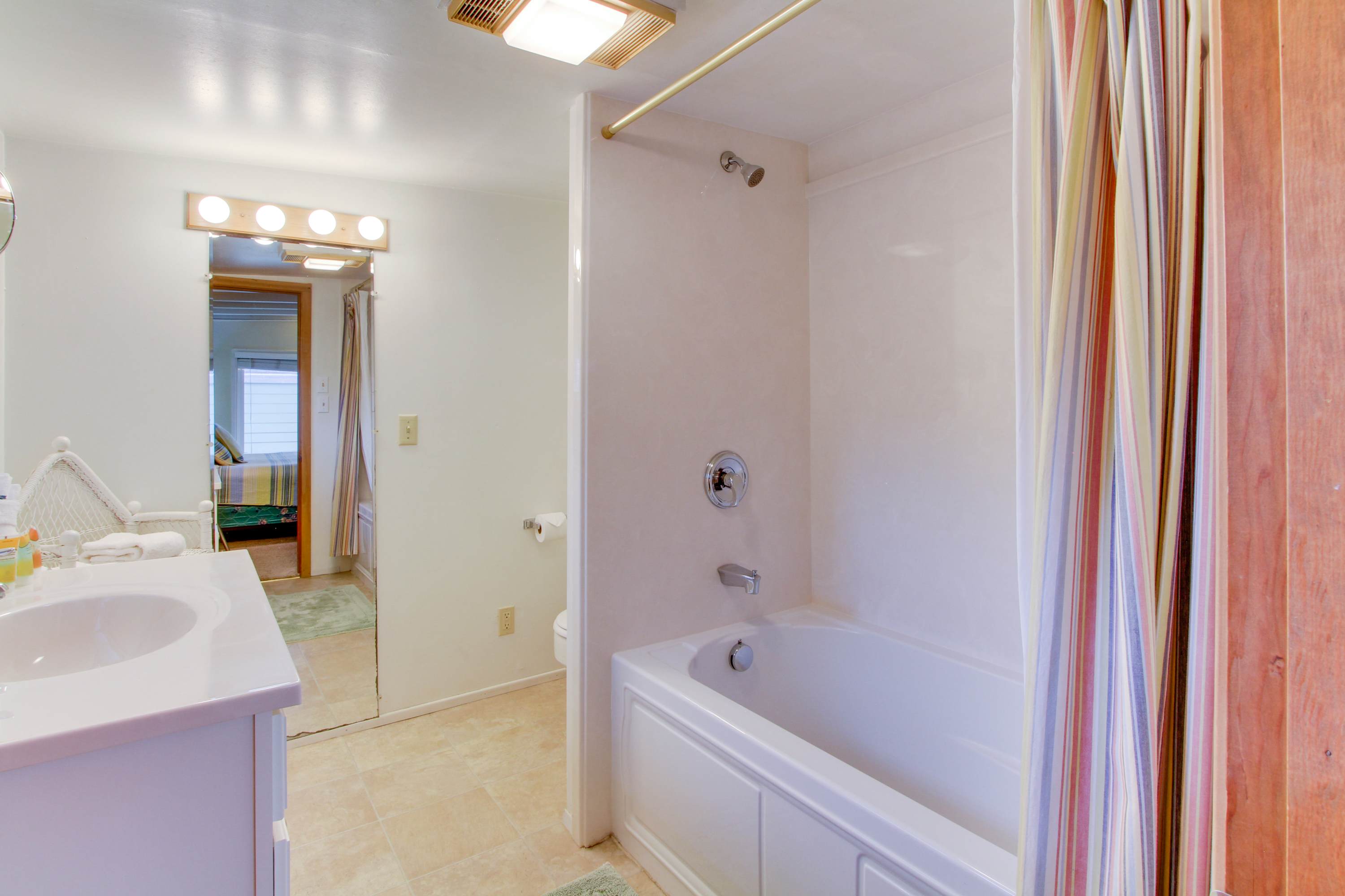 large-9325f9e367bd1560f816e6bd2352de878e6bc52b.jpg